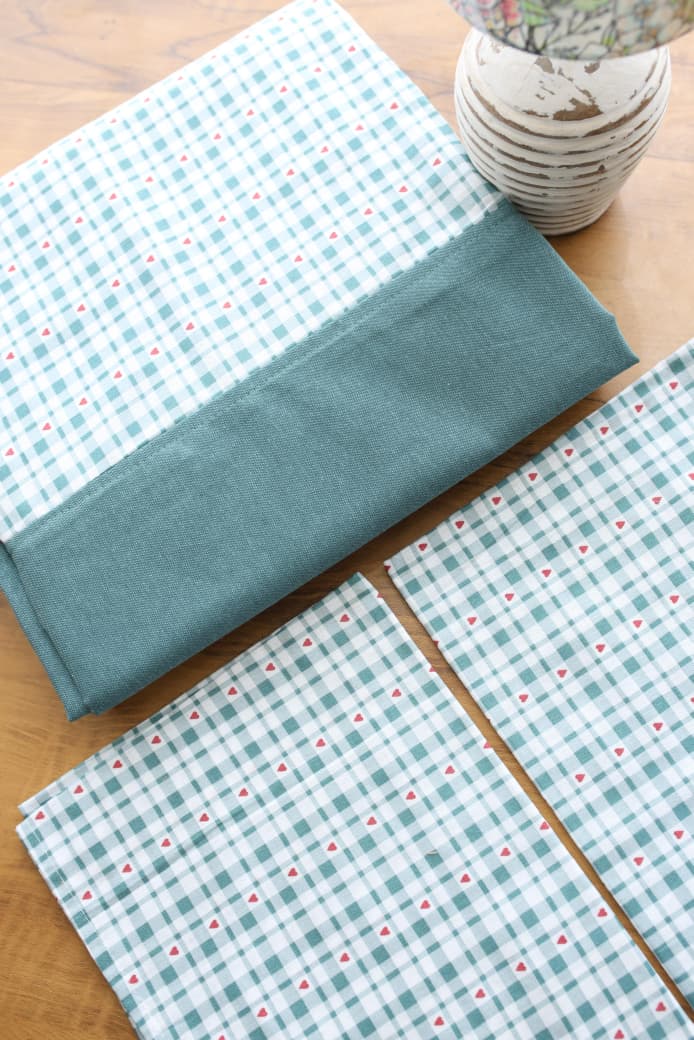 Bedsheets - King daily use border bedsheets