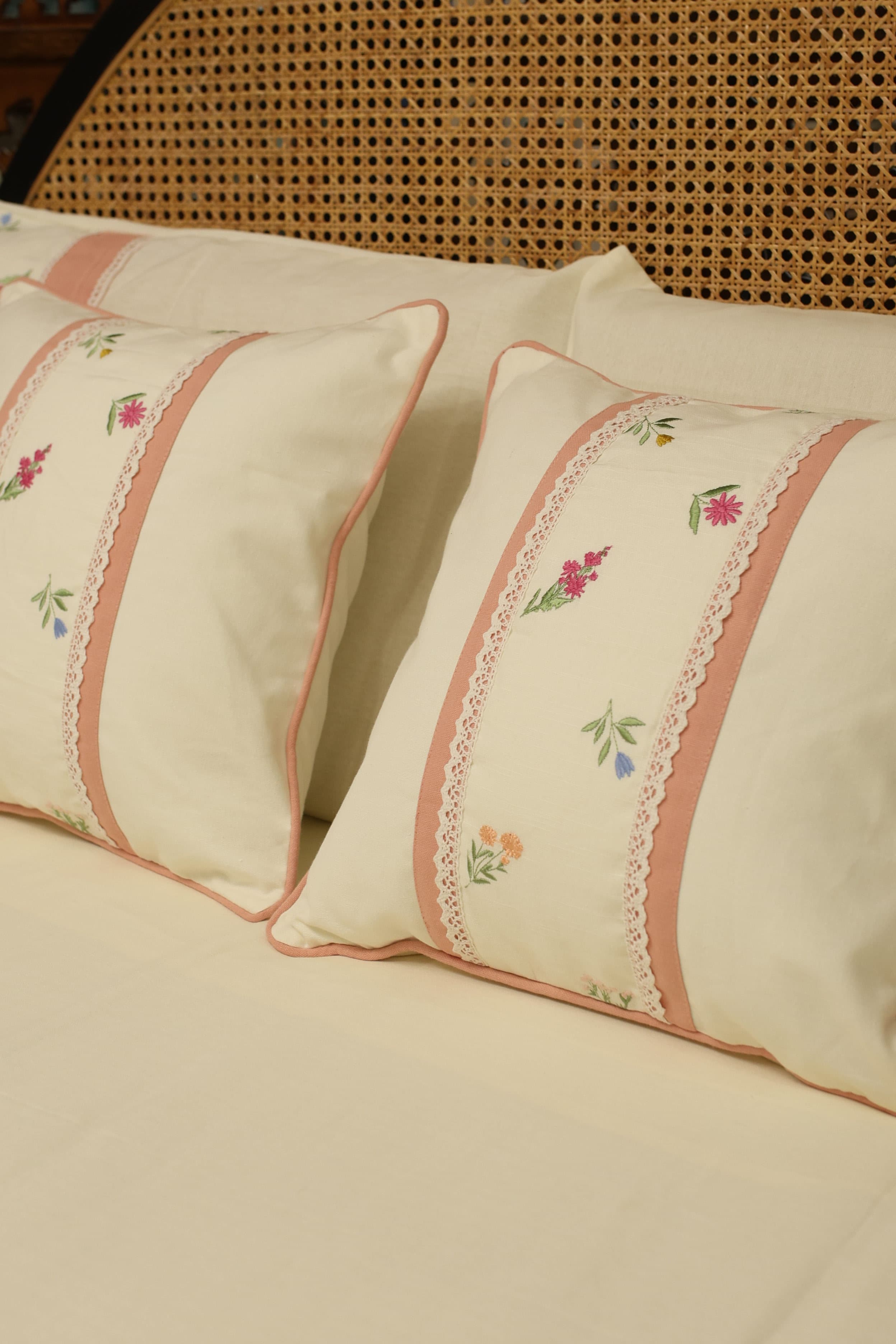 Bedsheets - King premium Machine Embroidery Bedsheet multi