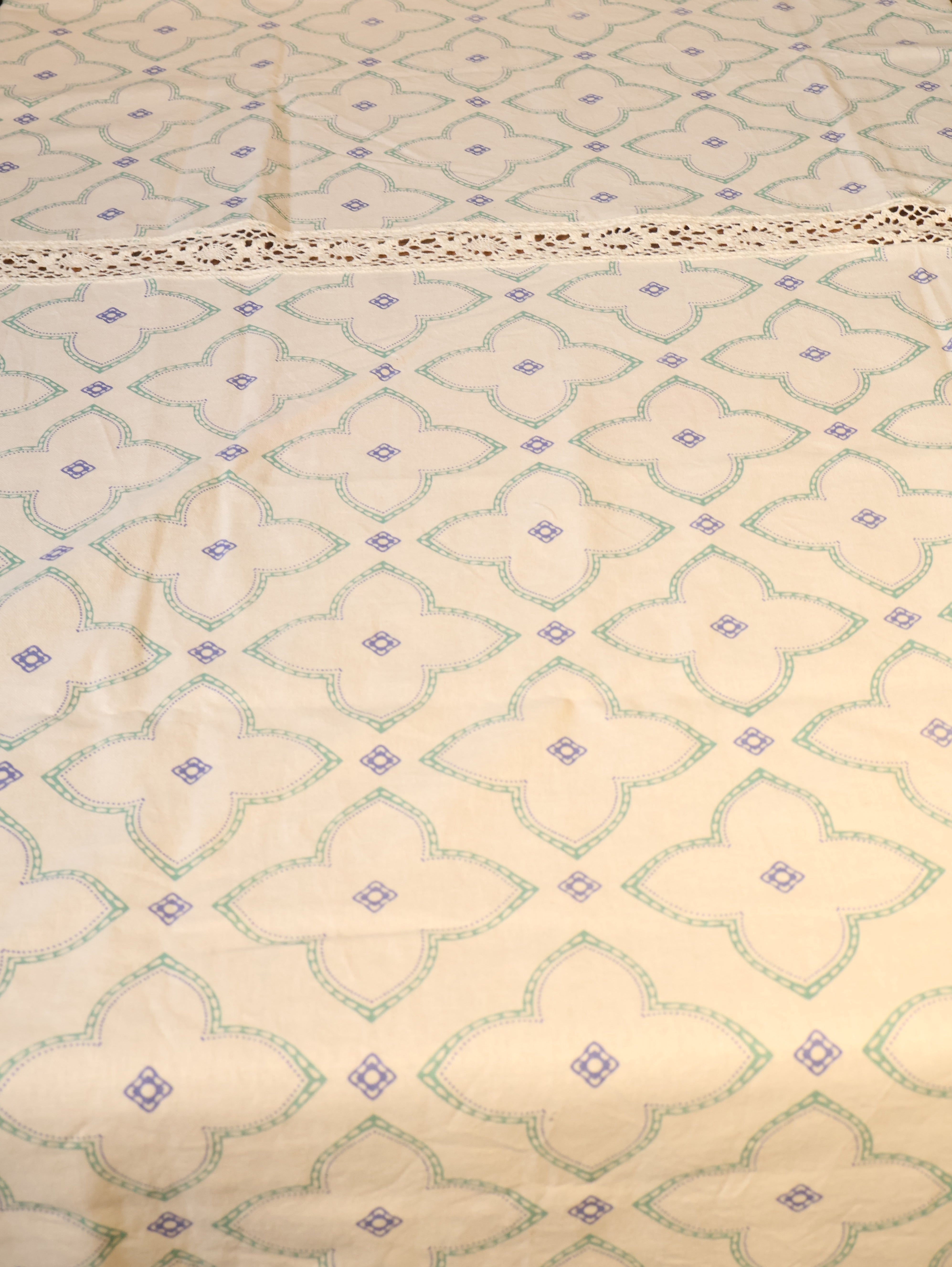 Table cloth -4 seater (152cm*138cm)
