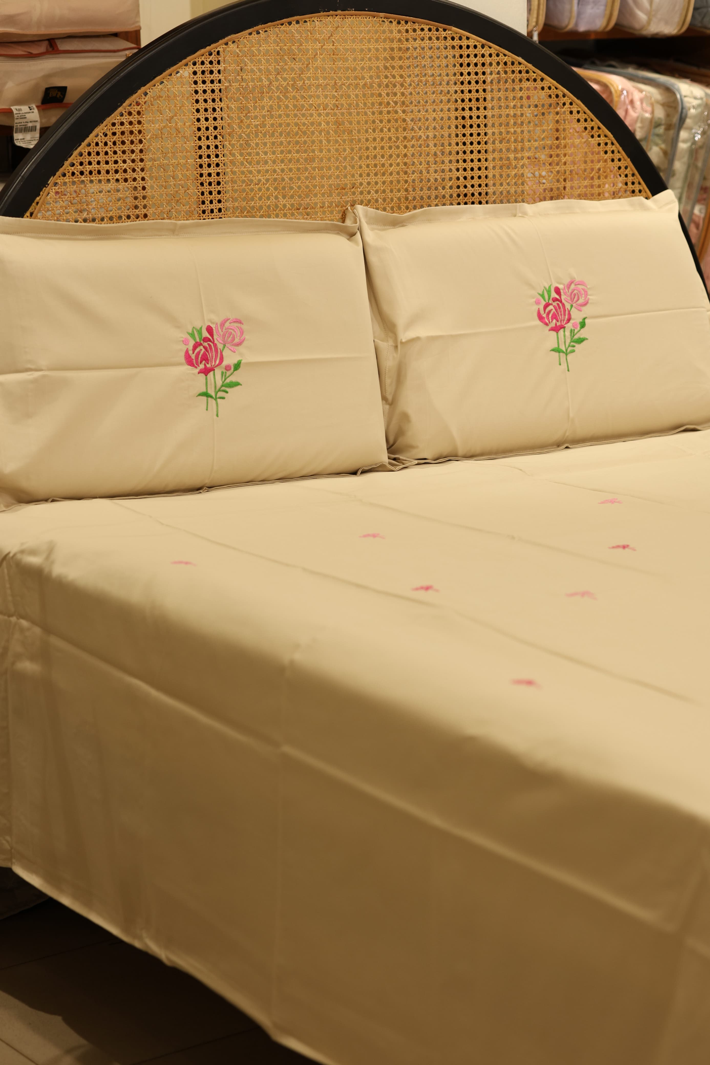 Bedsheets - King Premium Machine embroidery bedsheets MEK