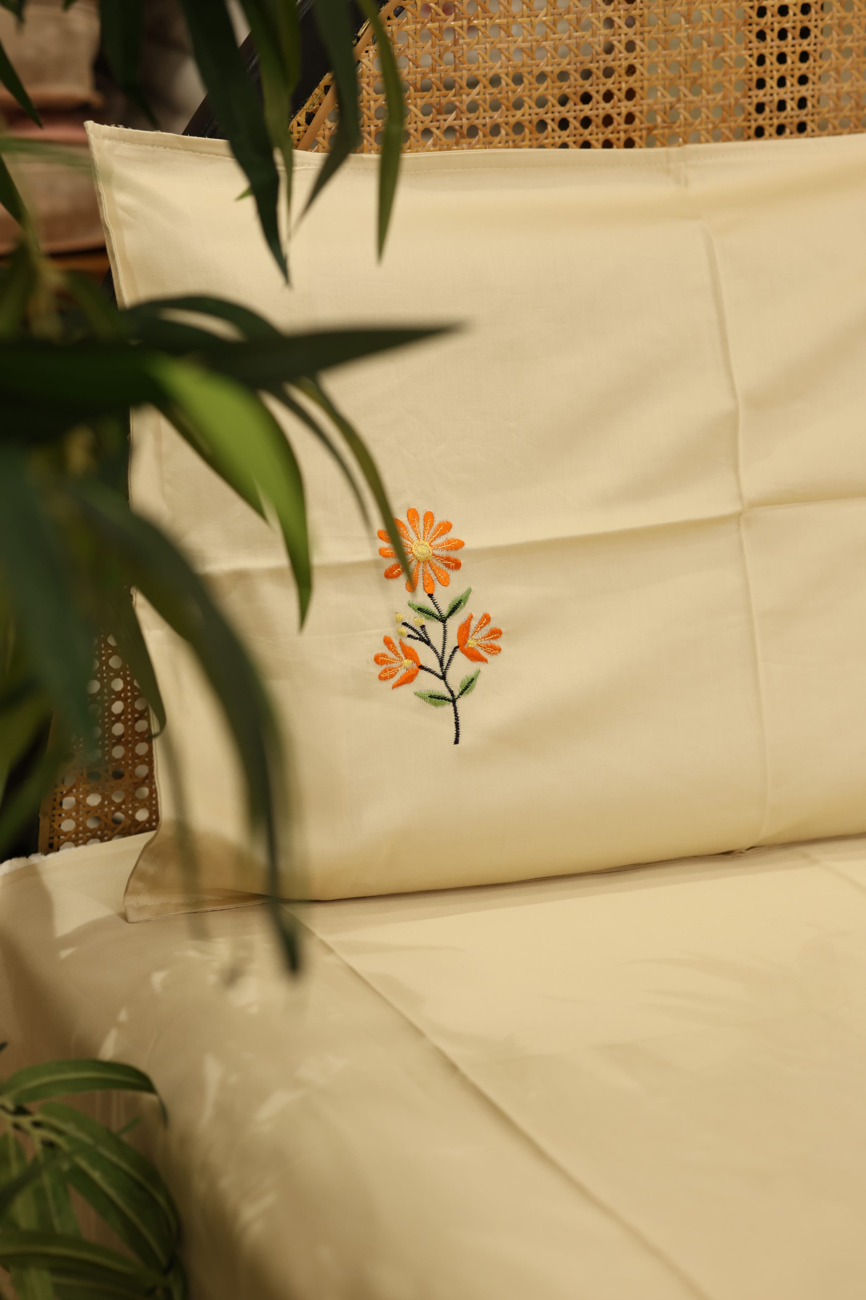 Bedsheets - King Premium Machine embroidery bedsheets MEK