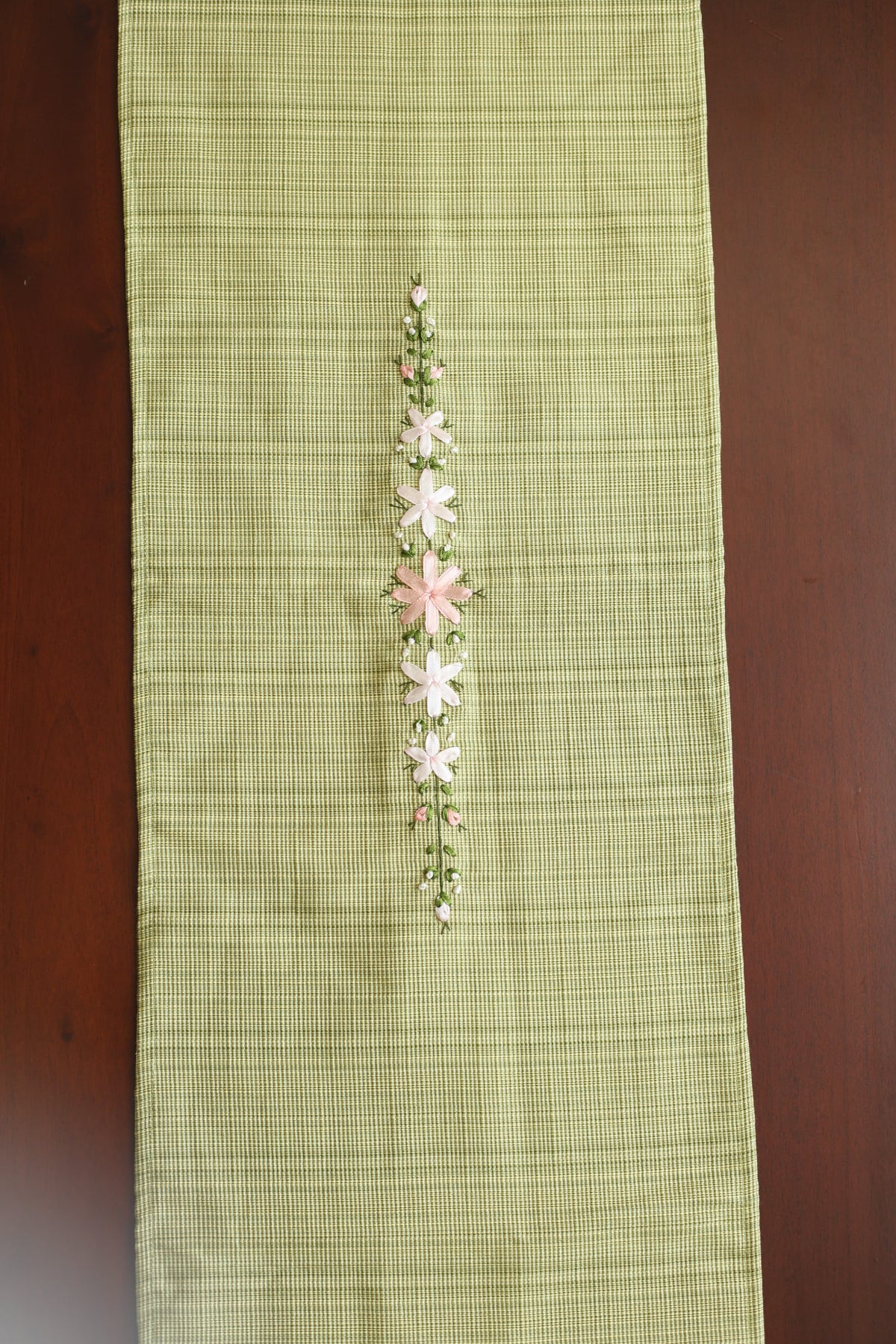 Table runner-4 Seater Ribbon embroidery