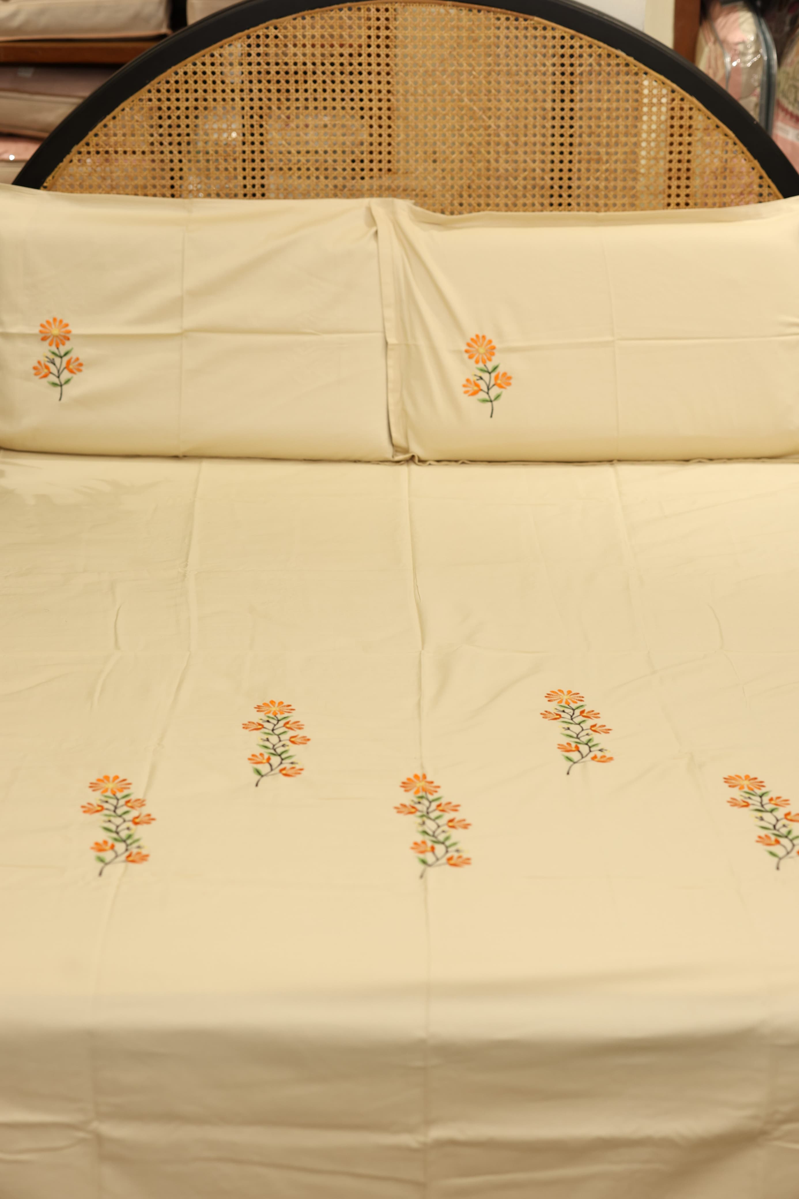 Bedsheets - Queen Premium Machine embroidery bedsheets MEQ