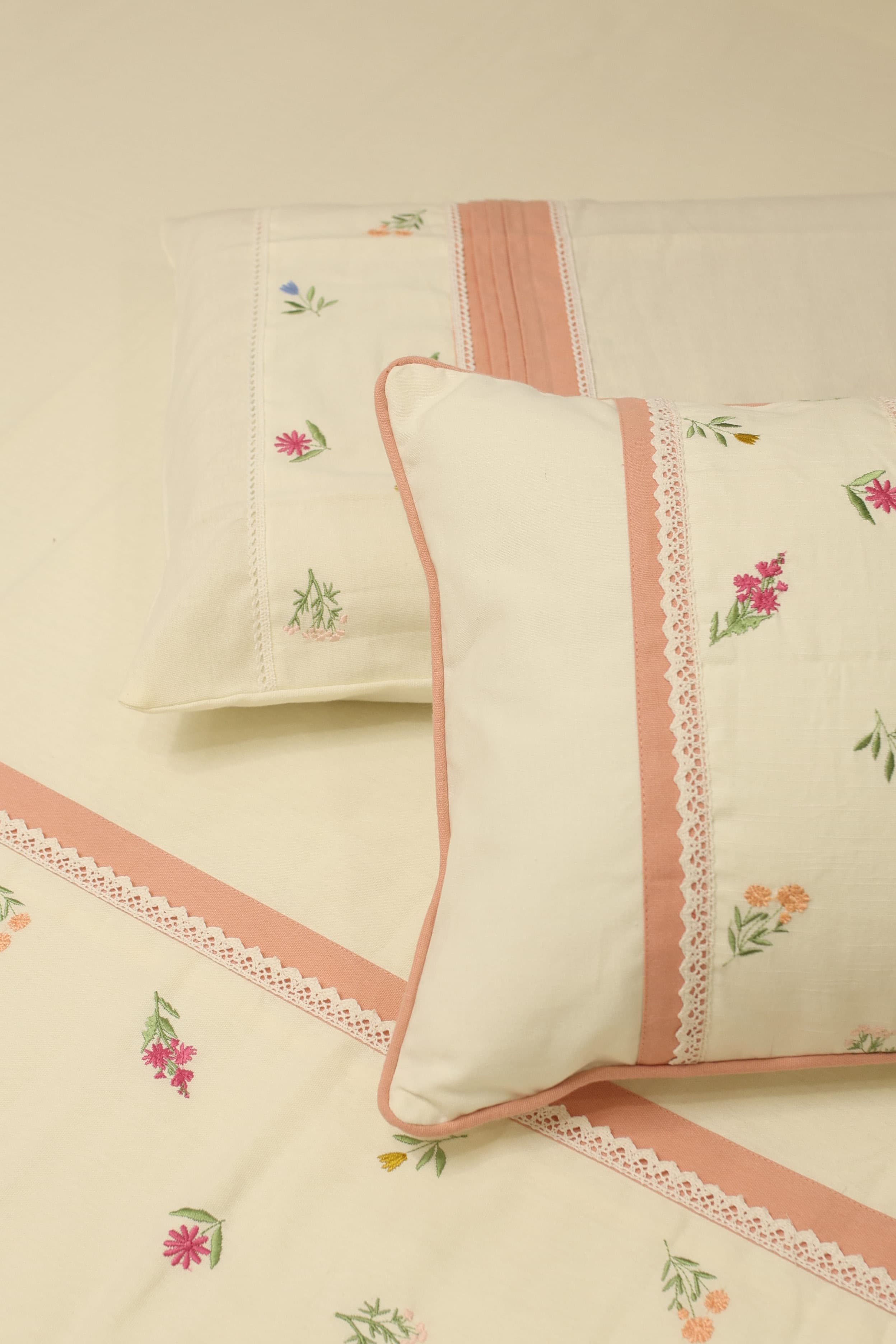 Bedsheets - King premium Machine Embroidery Bedsheet multi