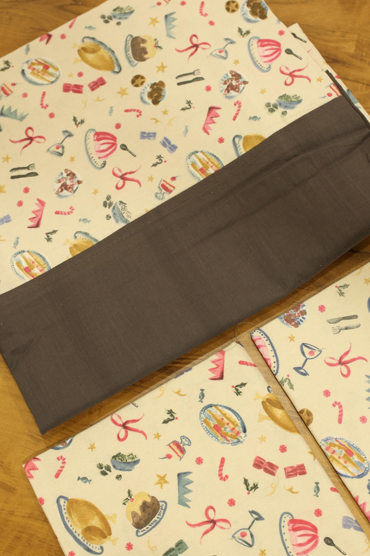 Bedsheets - Queen daily use border bedsheets