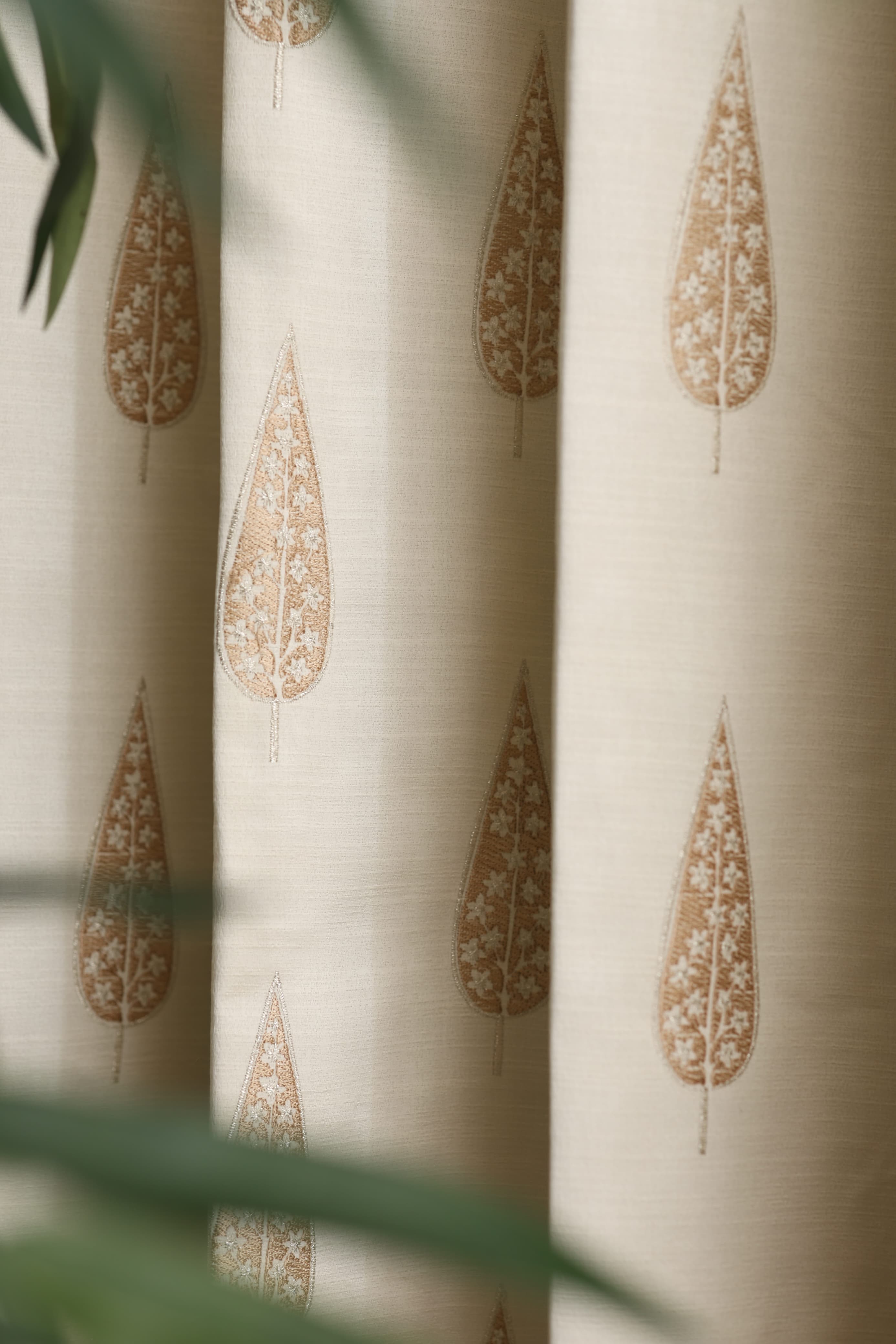 Curtains - Premium embroidery opaque curtains Zardozi