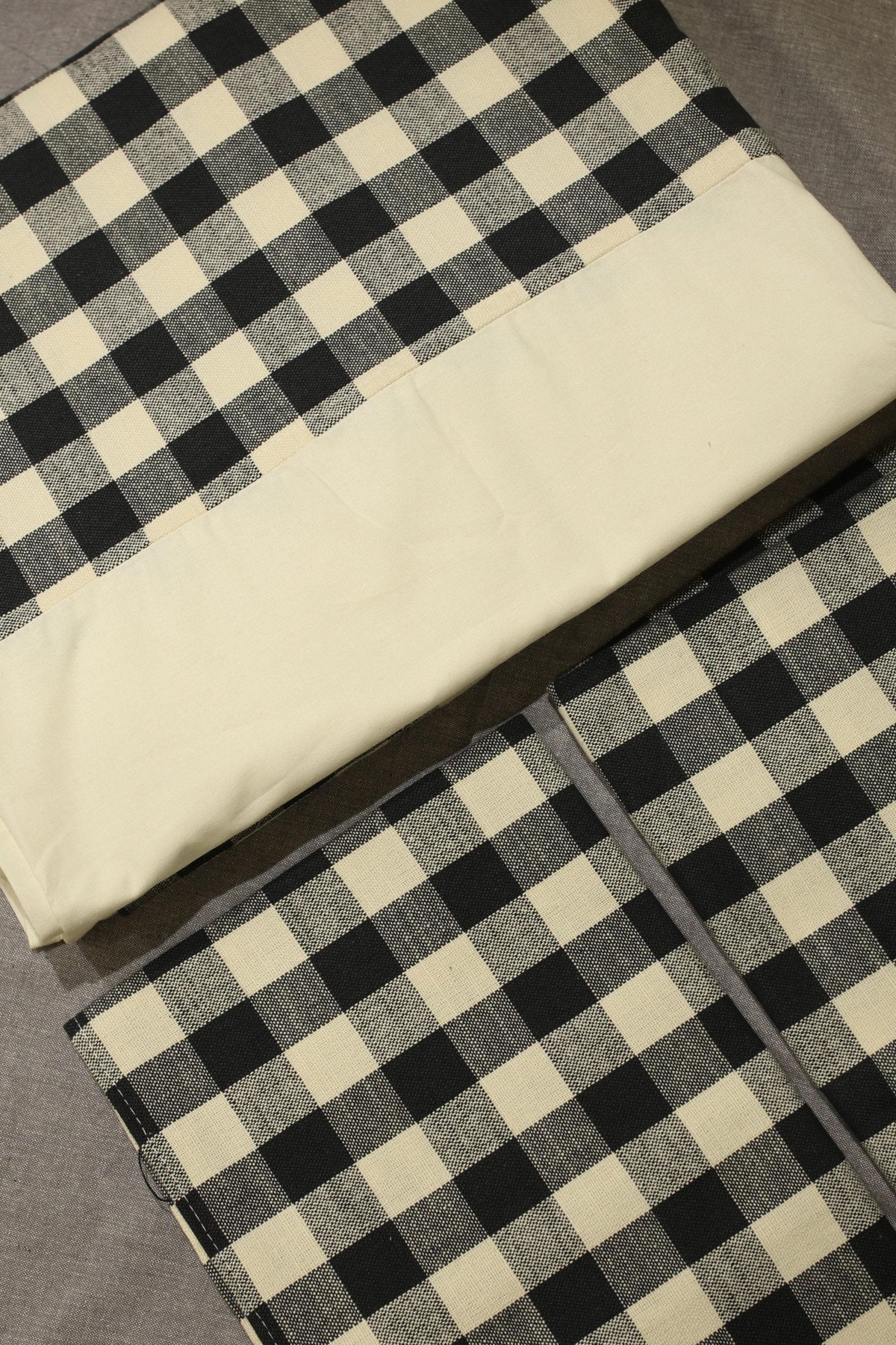 Bedsheets - Queen daily use border bedsheet