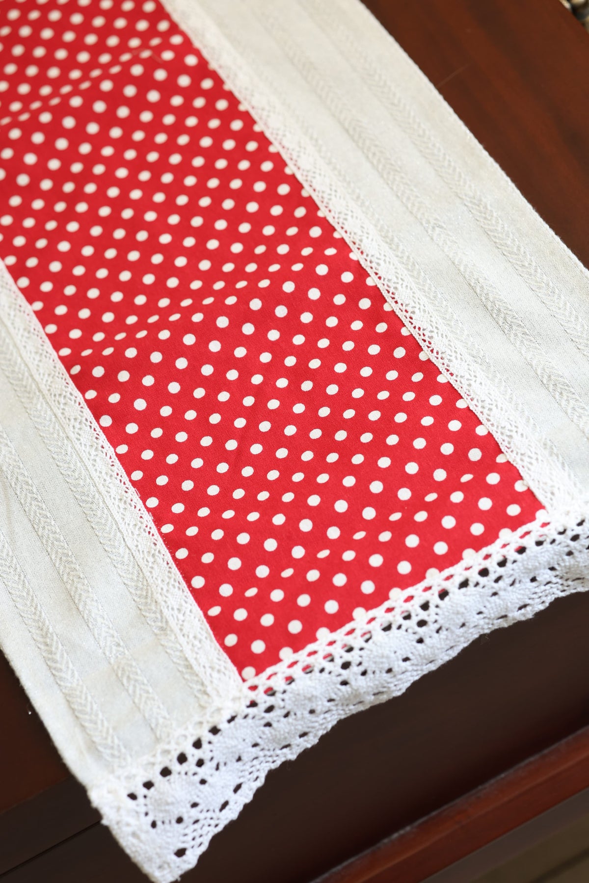 Table Runners - 8seater  Lace runner