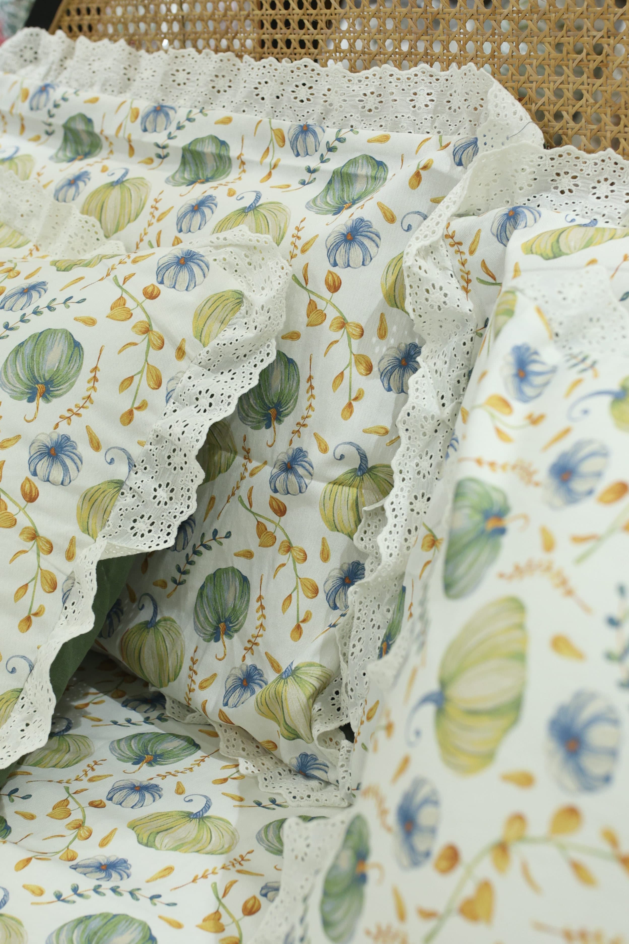 Bedsheets - Premium queen floral printed lace bedsheet with cushion covers pumpkin bud