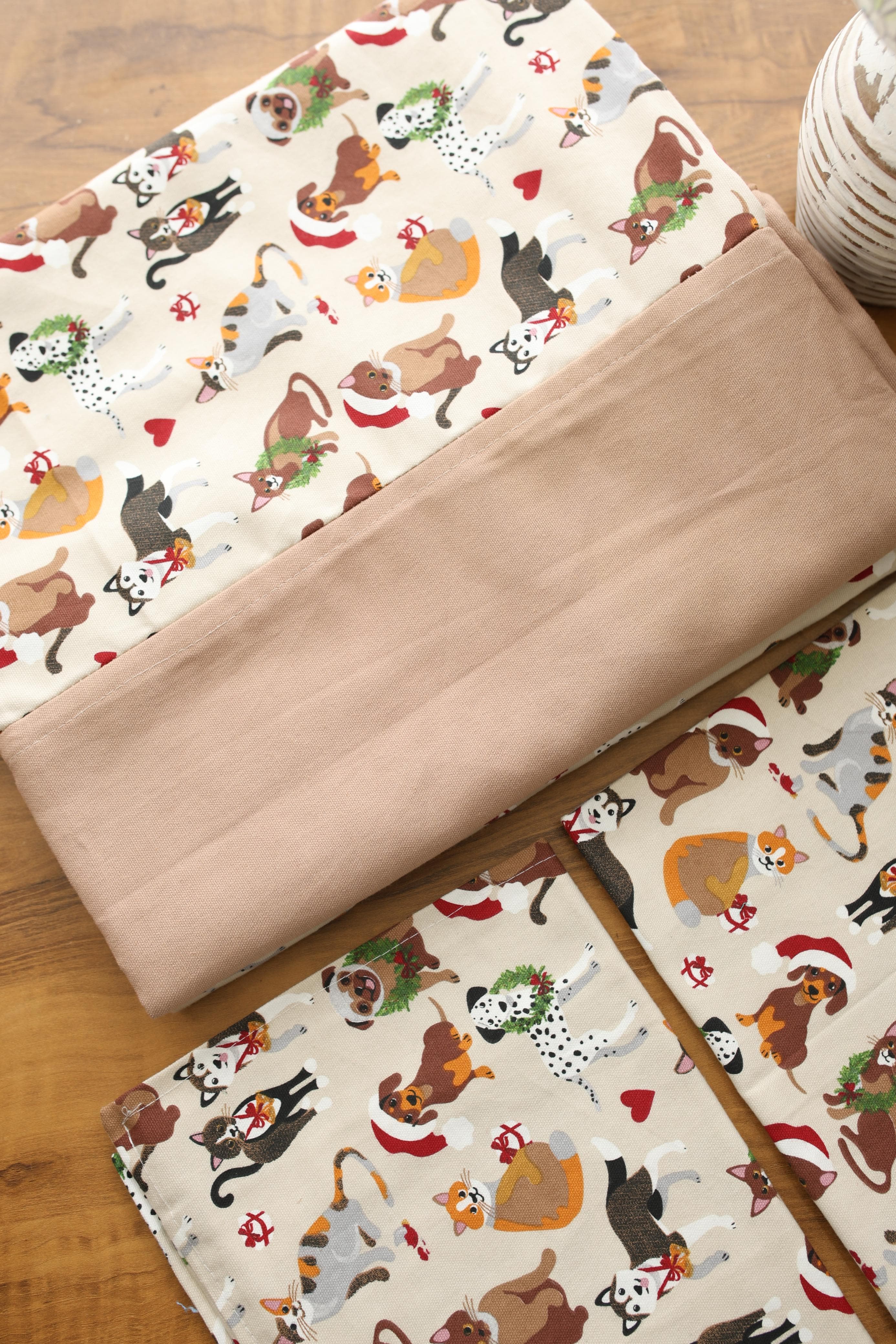 Bedsheets - Queen daily use border bedsheets