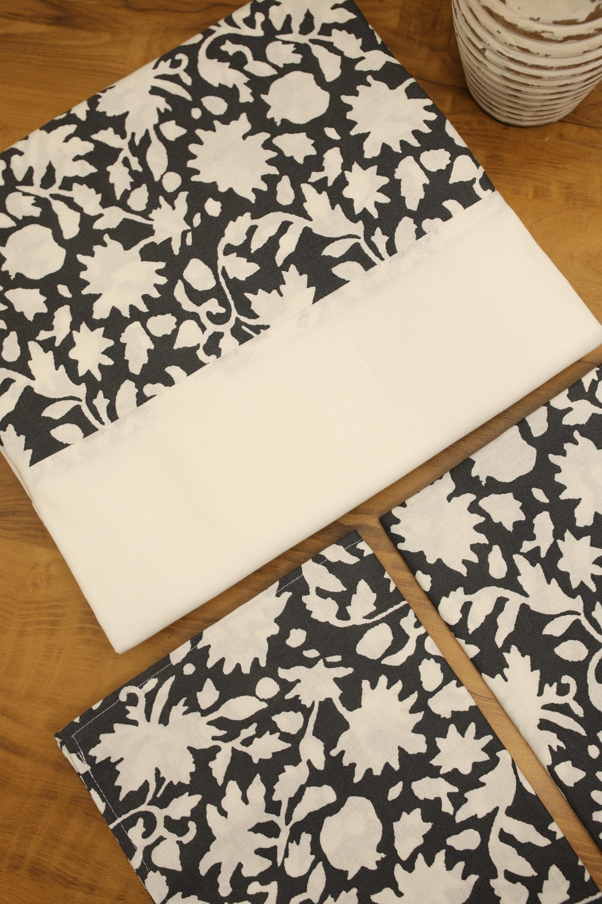 Bedsheets - King daily use border bedsheets