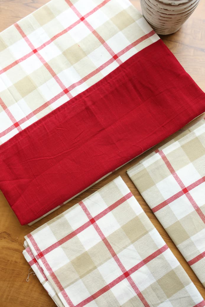 Bedsheets - Queen daily use border bedsheets