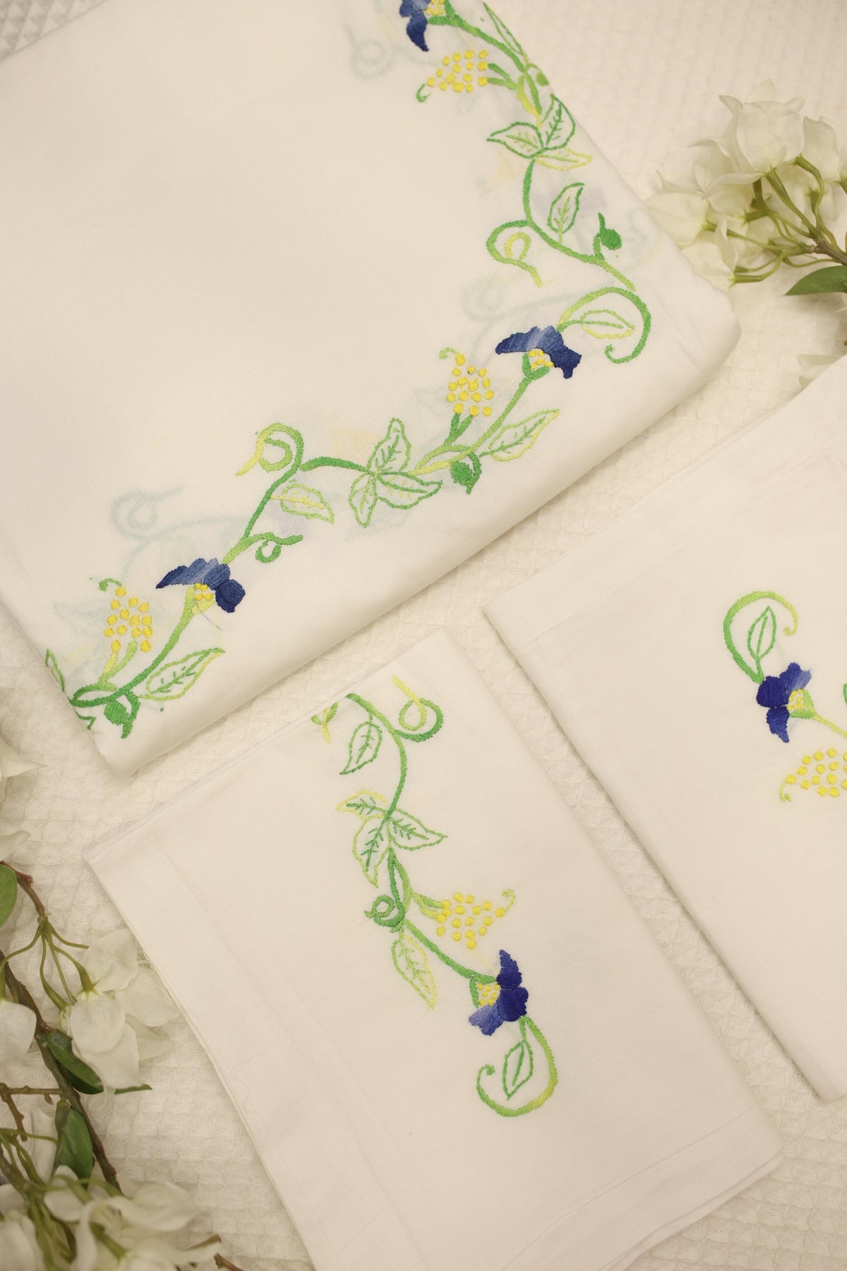 Bedsheets:King premium hand embroidered bedsheets HEK