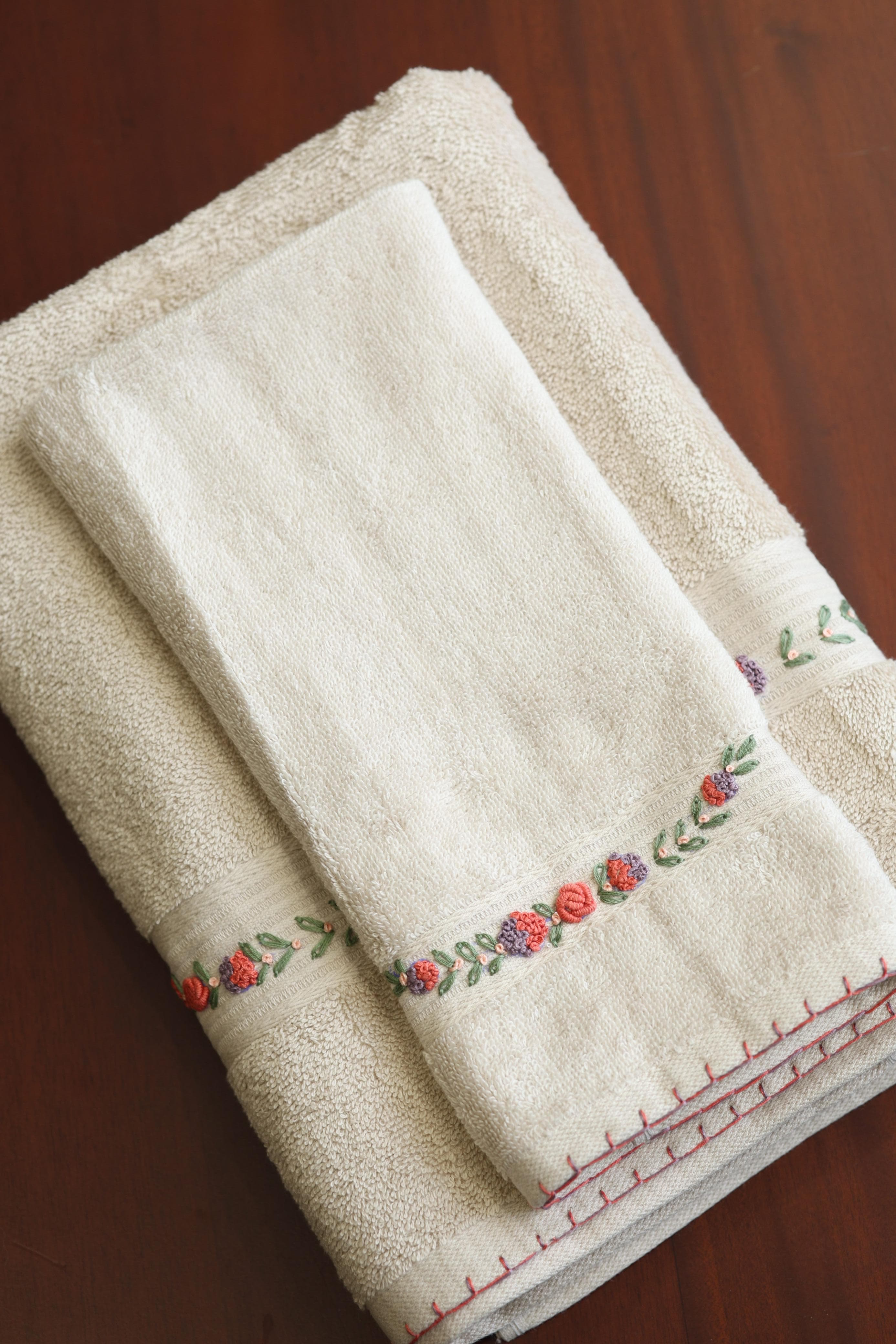 Premium Embroidery Towel Set