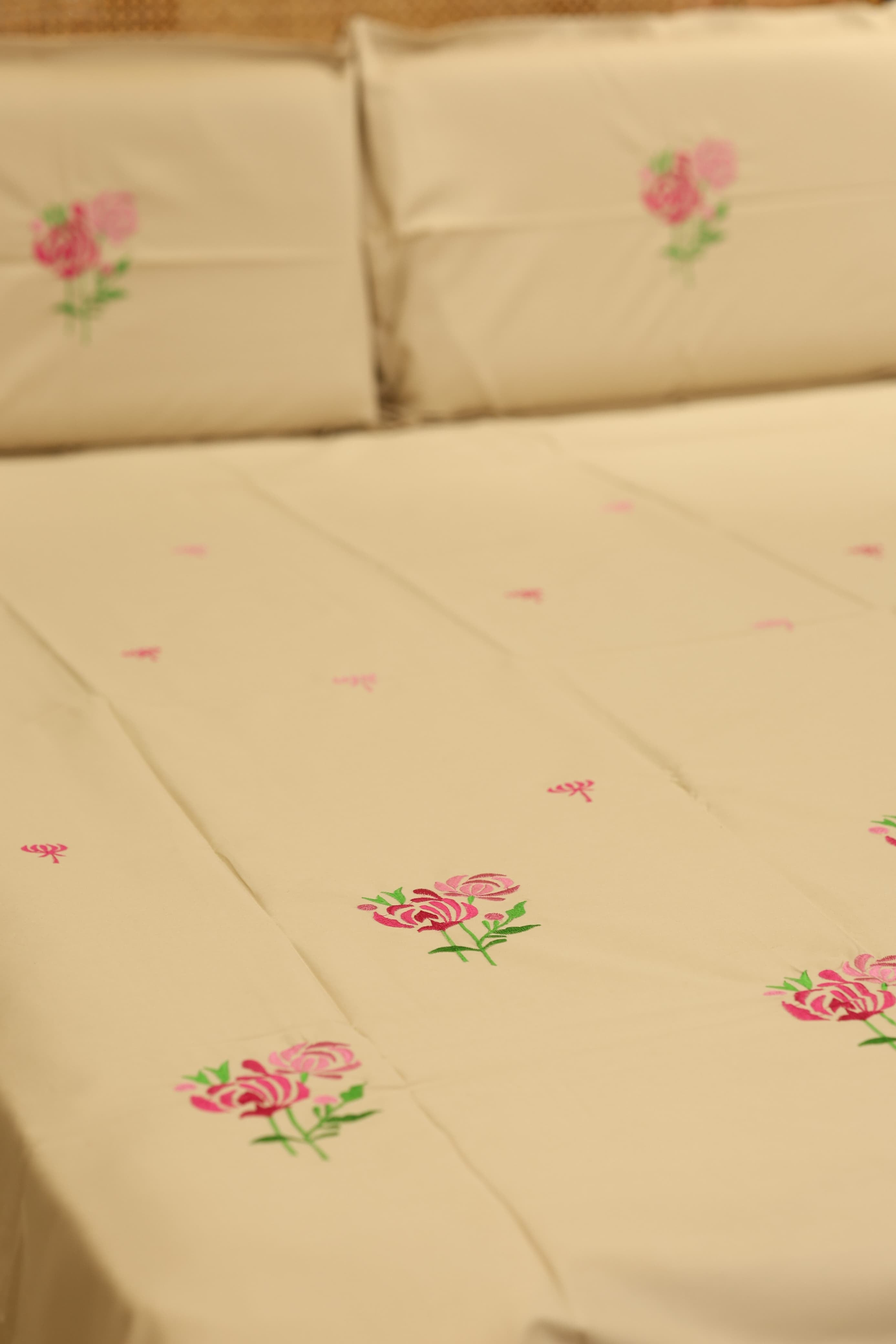 Bedsheets - King Premium Machine embroidery bedsheets MEK