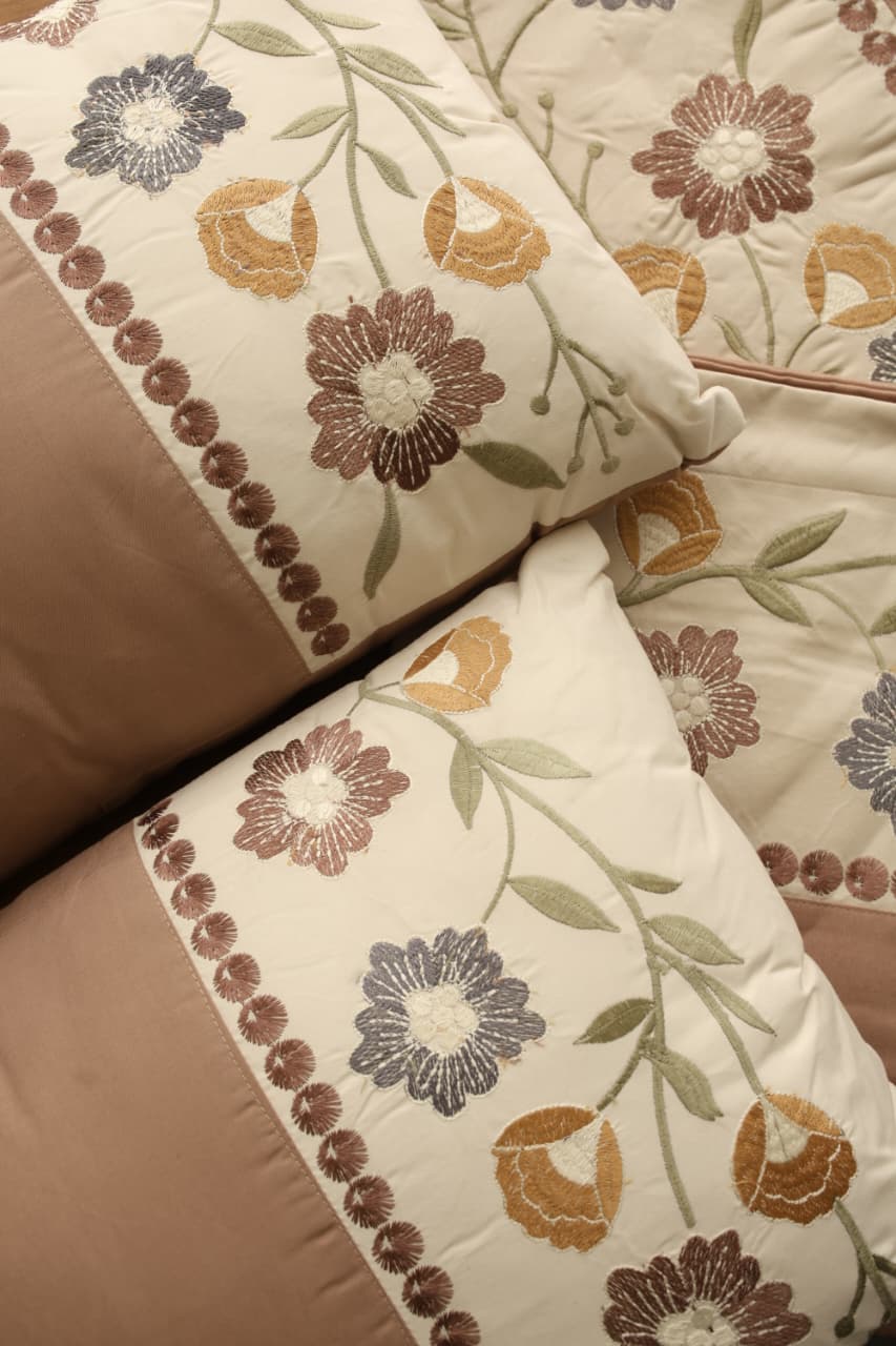 Full bedding set - King Premium embroidery 5 pcs set
