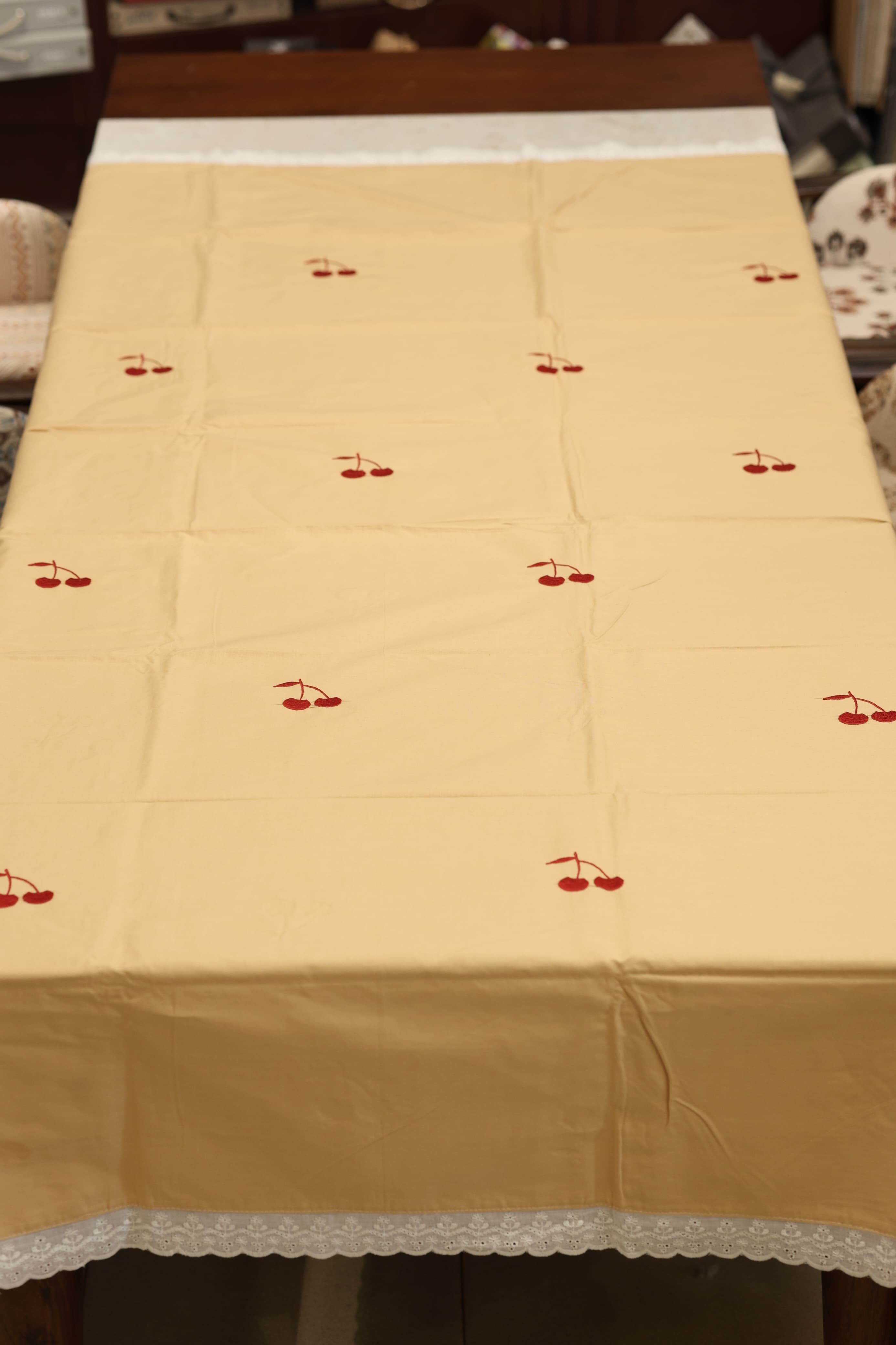 Embroidery table cloth -6 seater