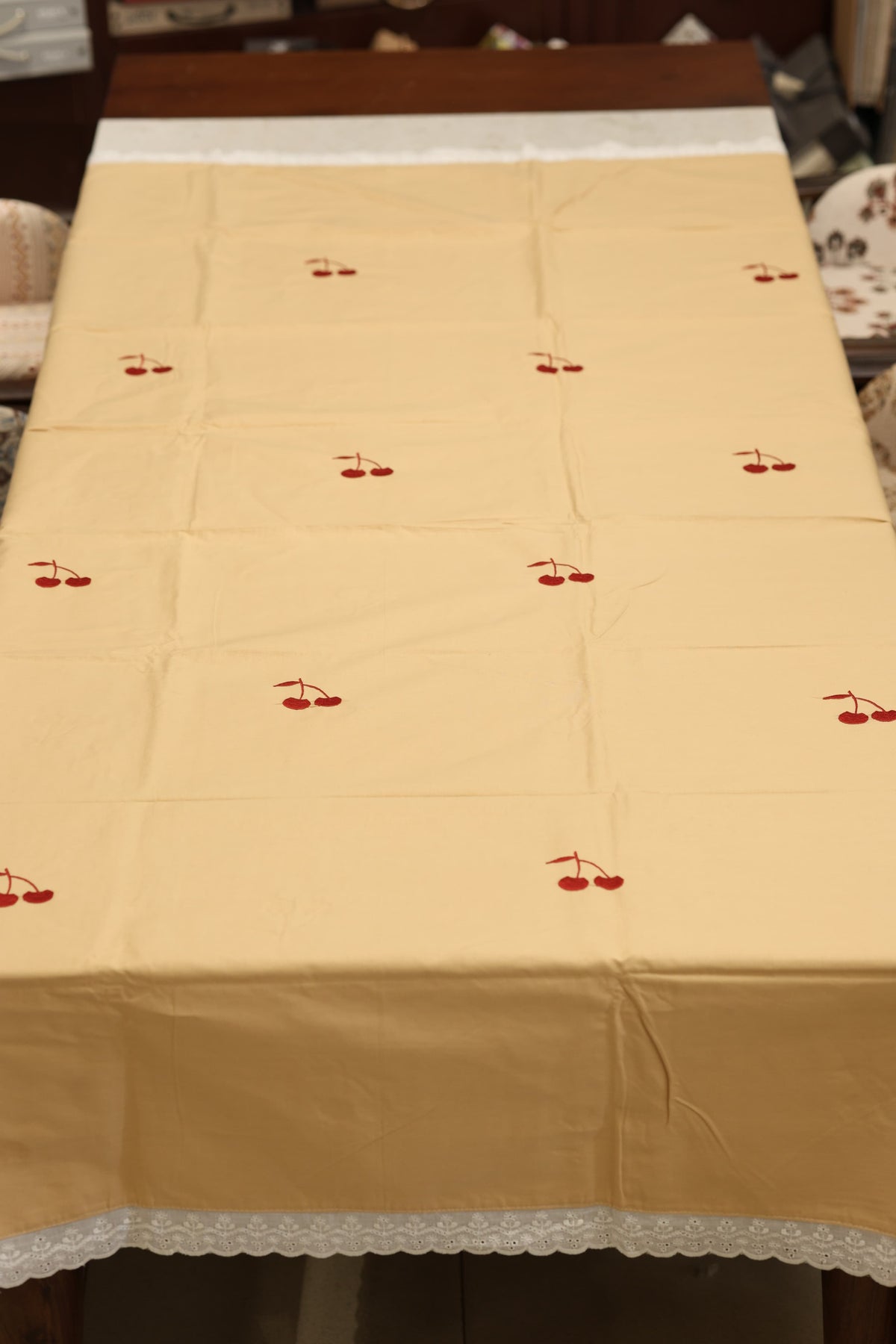 Embroidery table cloth -6 seater