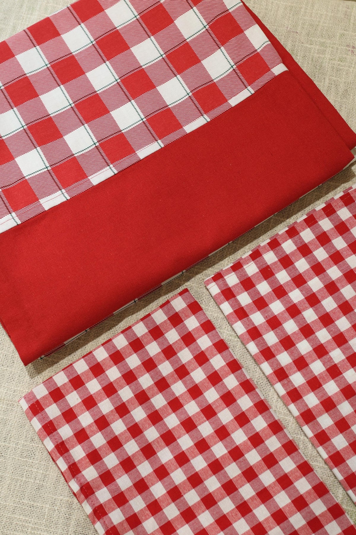 Bedsheets - Queen daily use border bedsheets