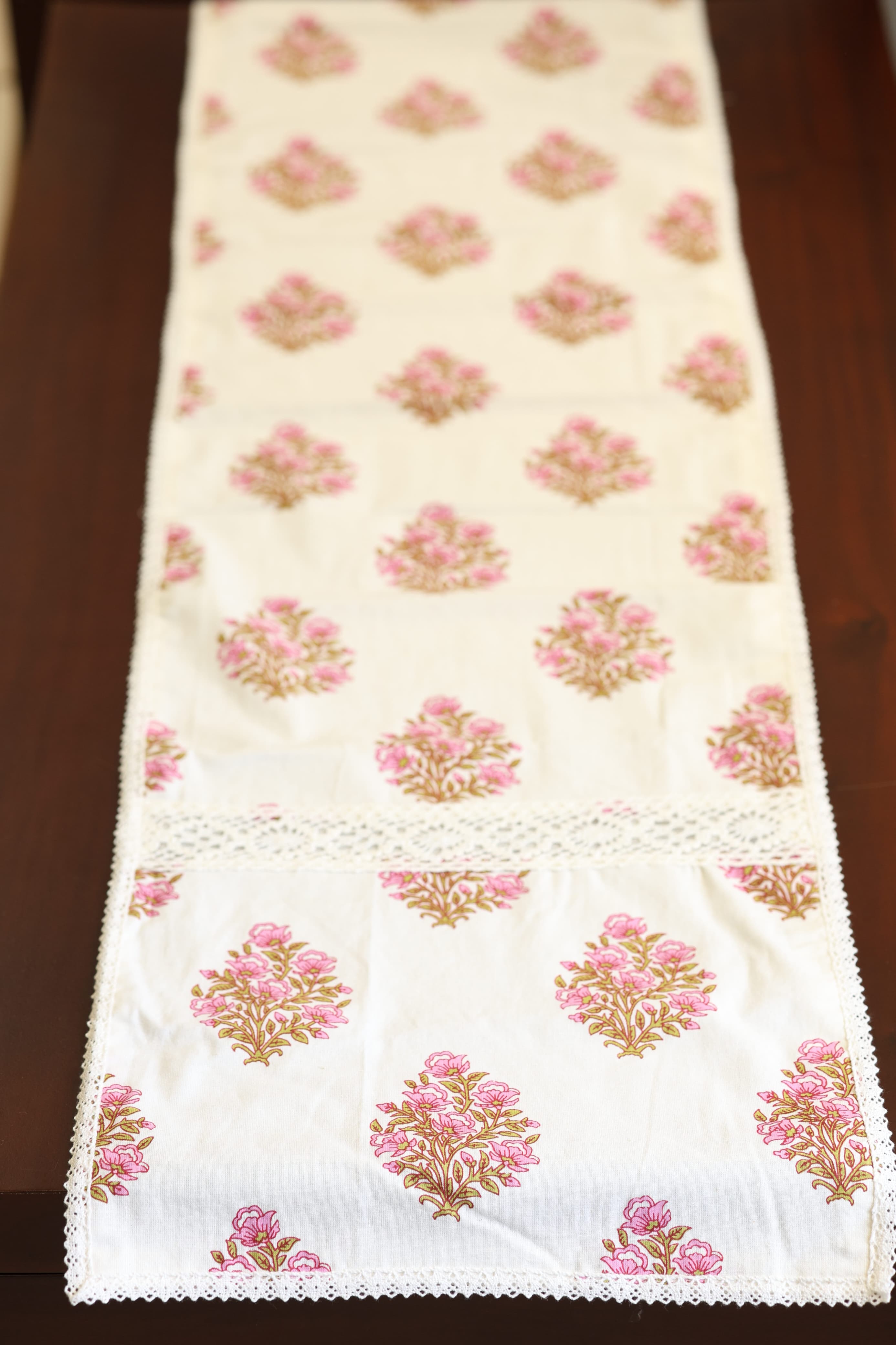 Table Runners - 8seater printed lace runner