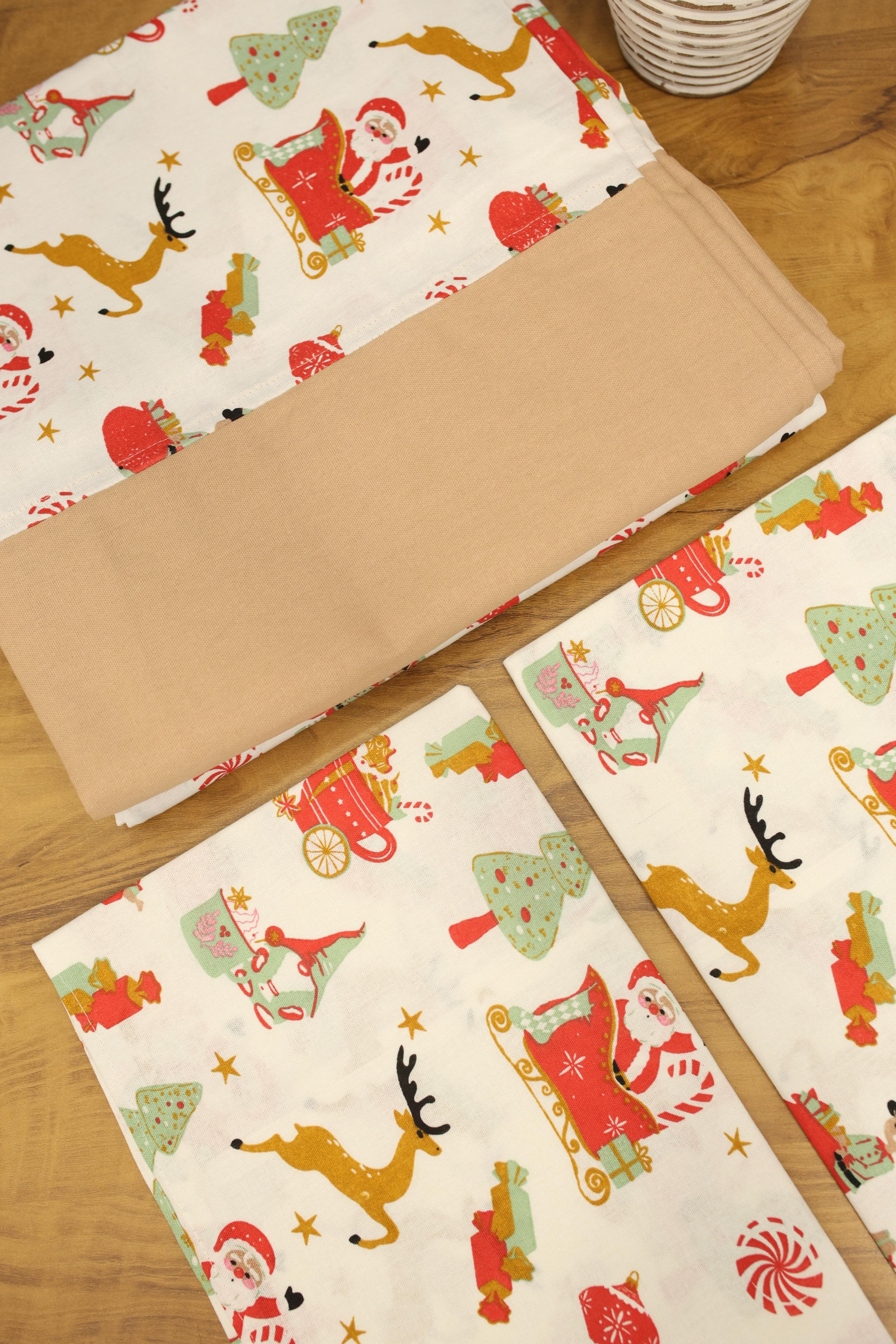 Bedsheets - Queen daily use border bedsheets