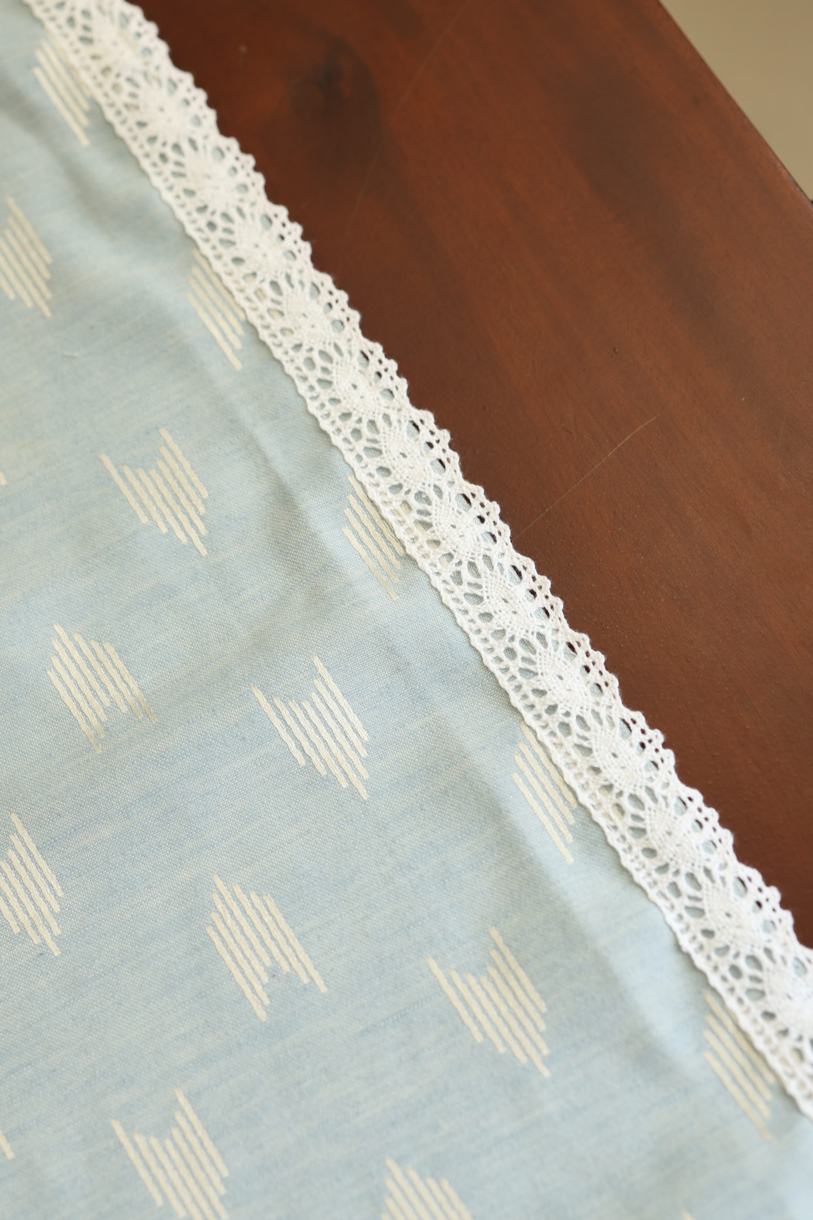 Table Runners - 8seater embroidery runner