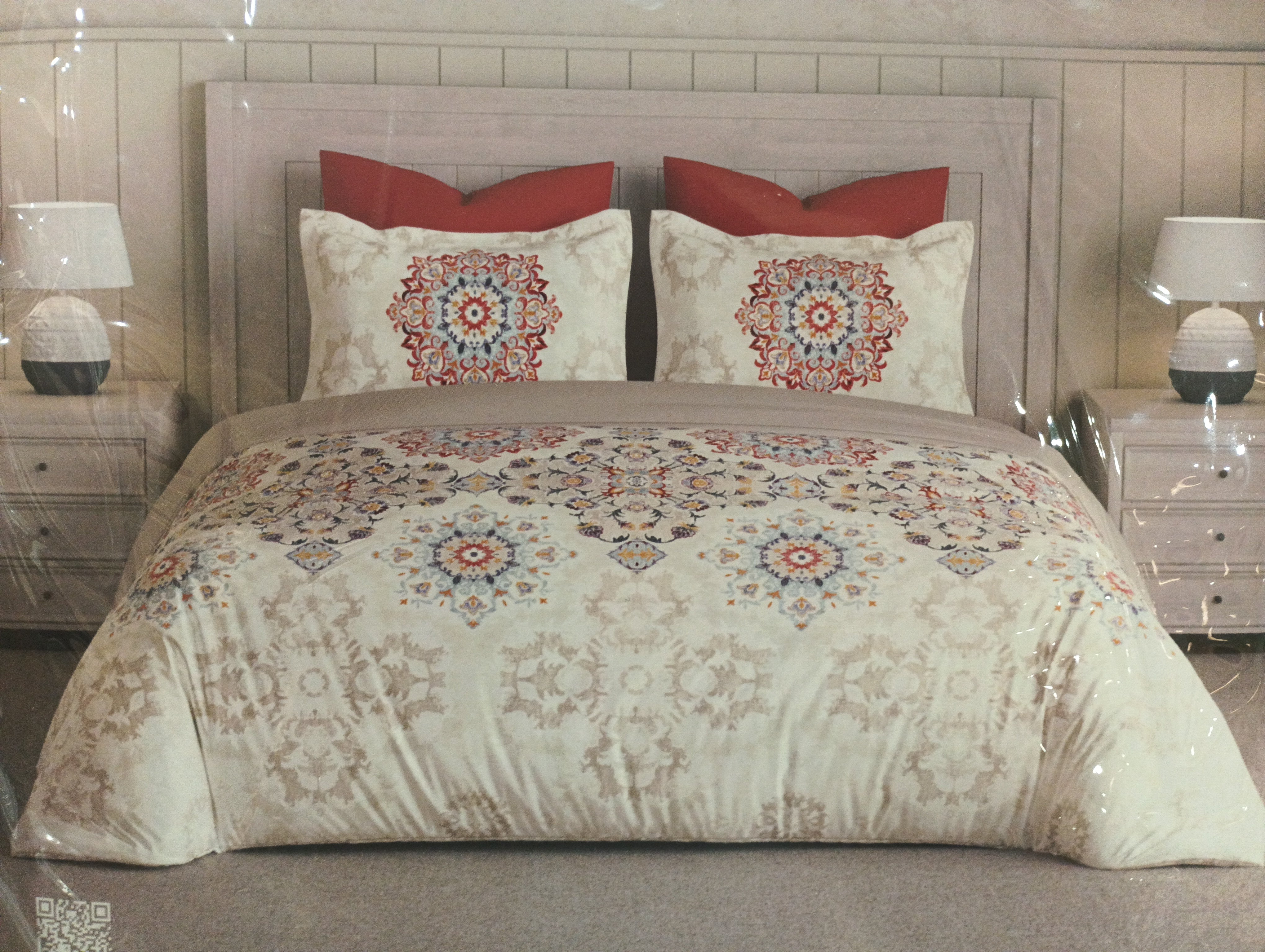 Bedsheets - King premium soft cotton bedsheet Digital Print DD   (Radiance)