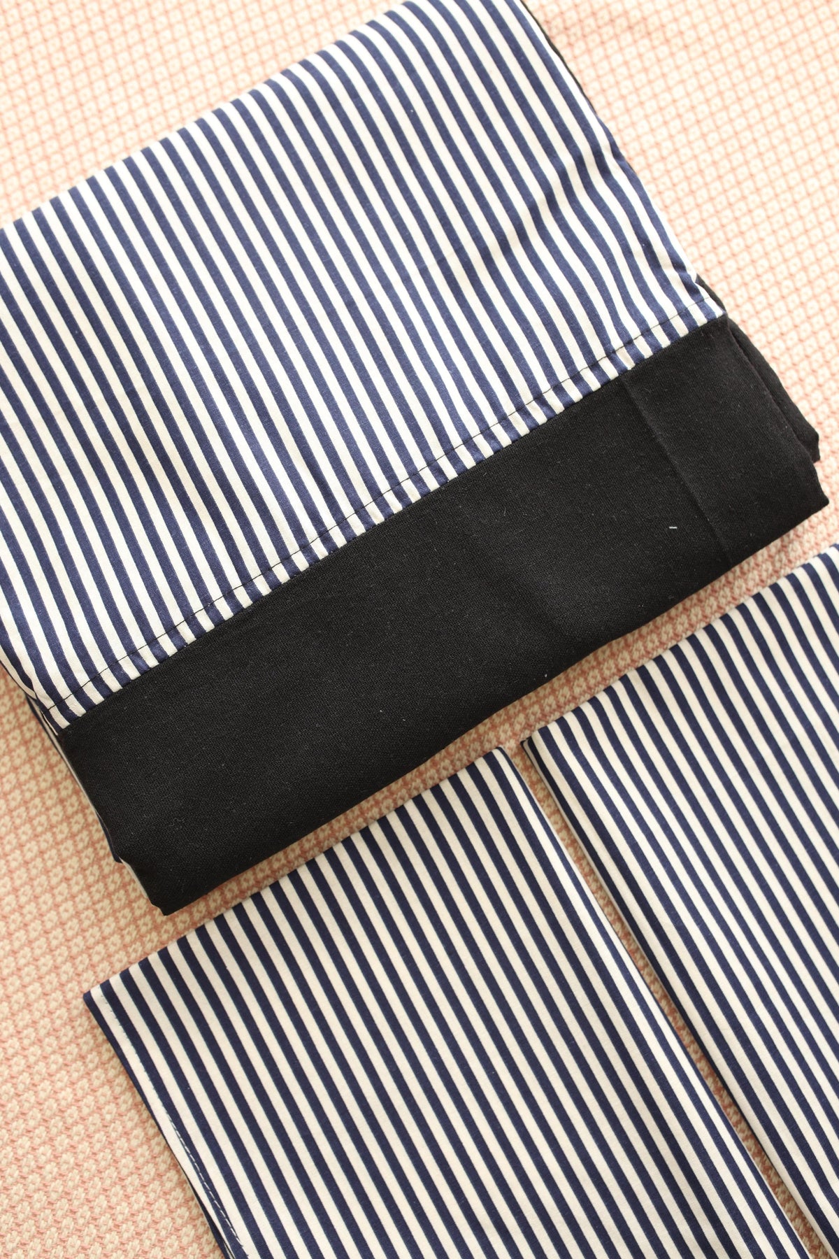 Bedsheets - King daily use border bedsheets