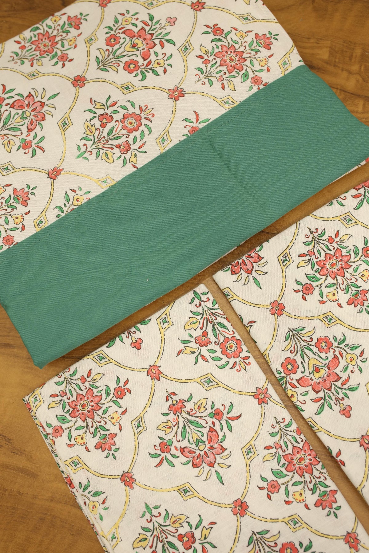 Bedsheets - Queen daily use border bedsheets