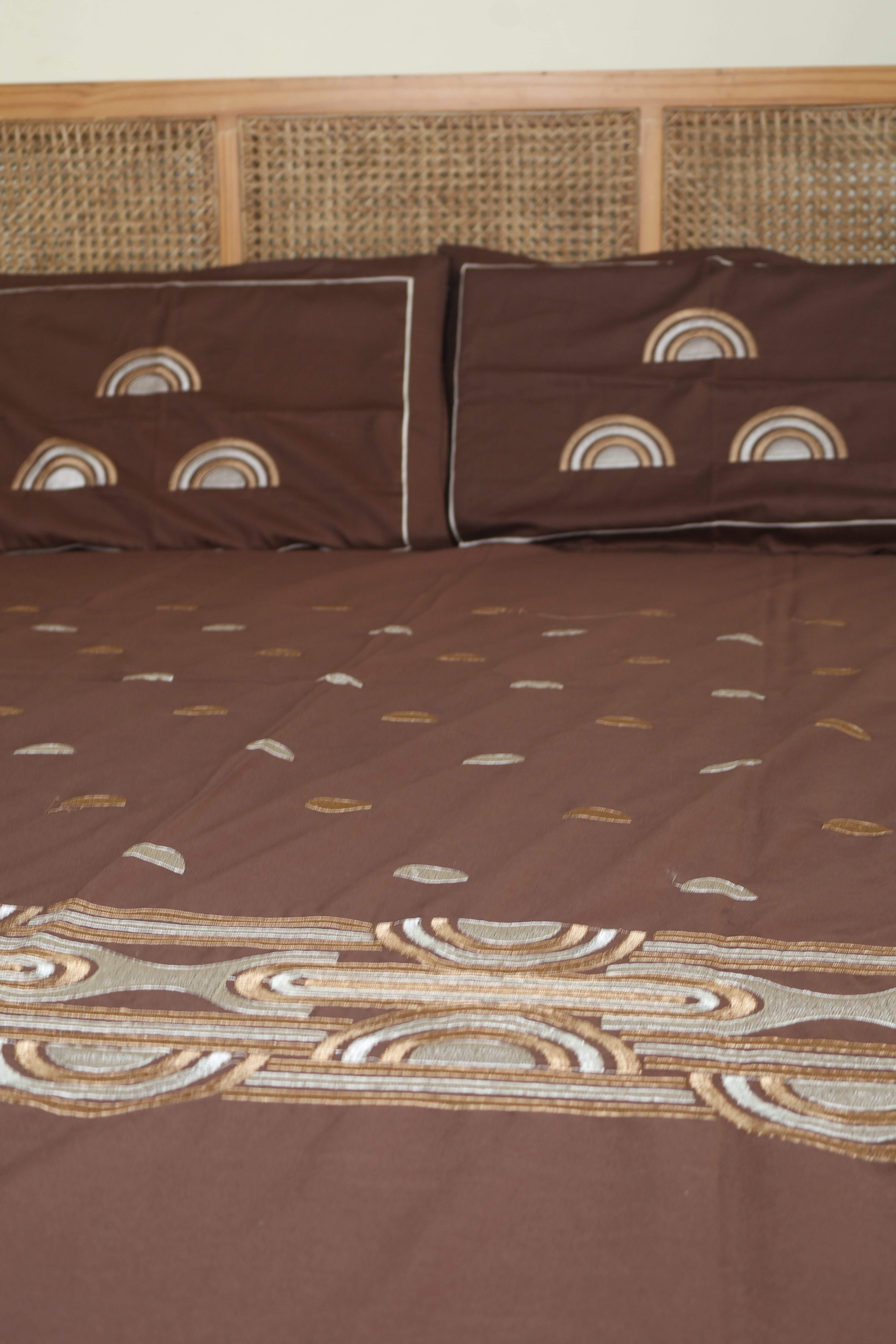 Bedsheets - King premium Machine Embroidery Bedsheet