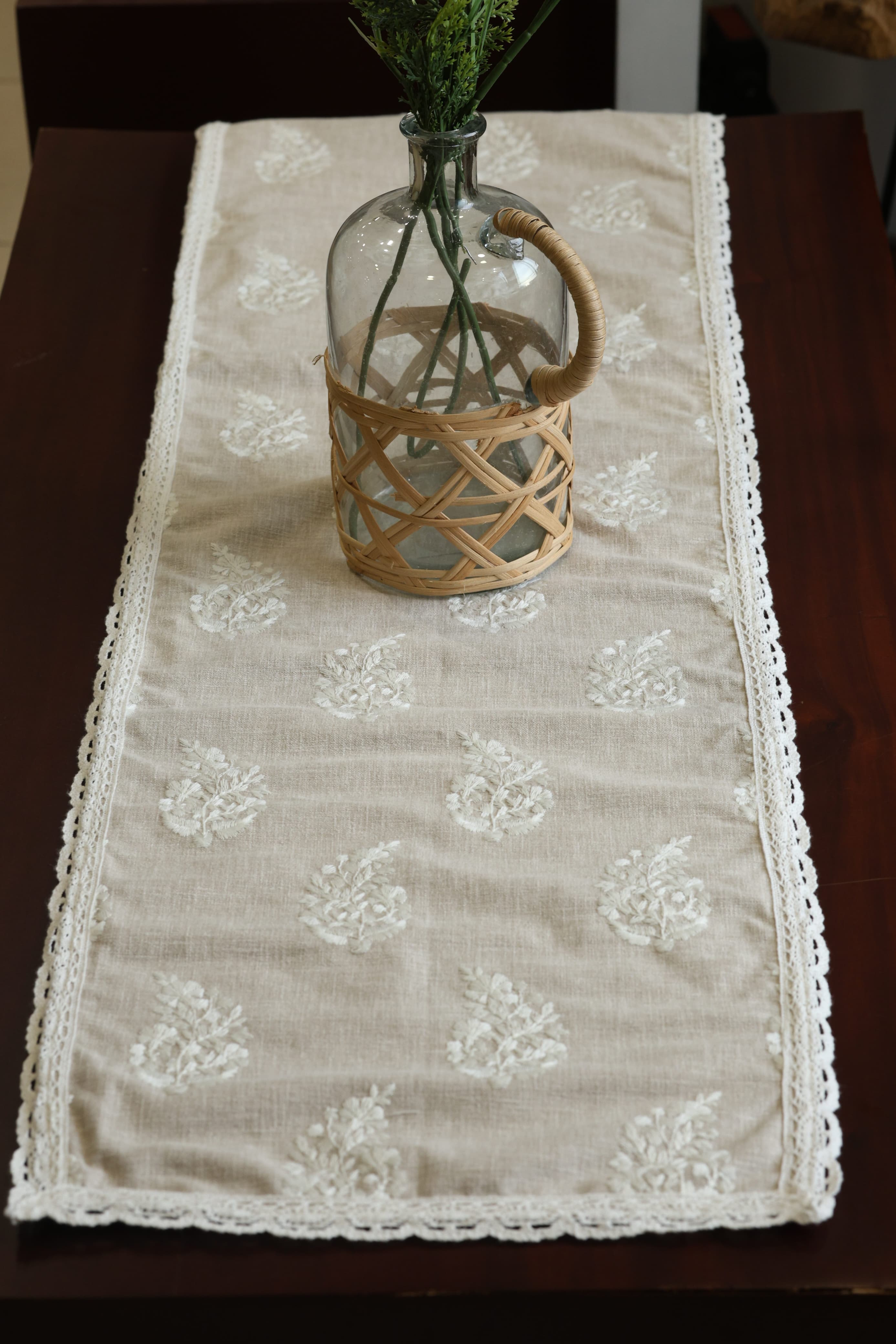 Table cloth - 4 seater embroidery