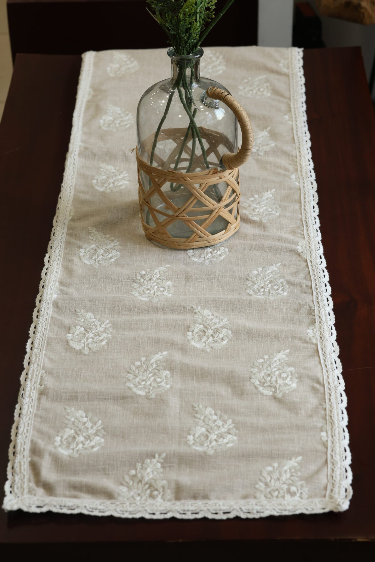 Table cloth - 4 seater embroidery