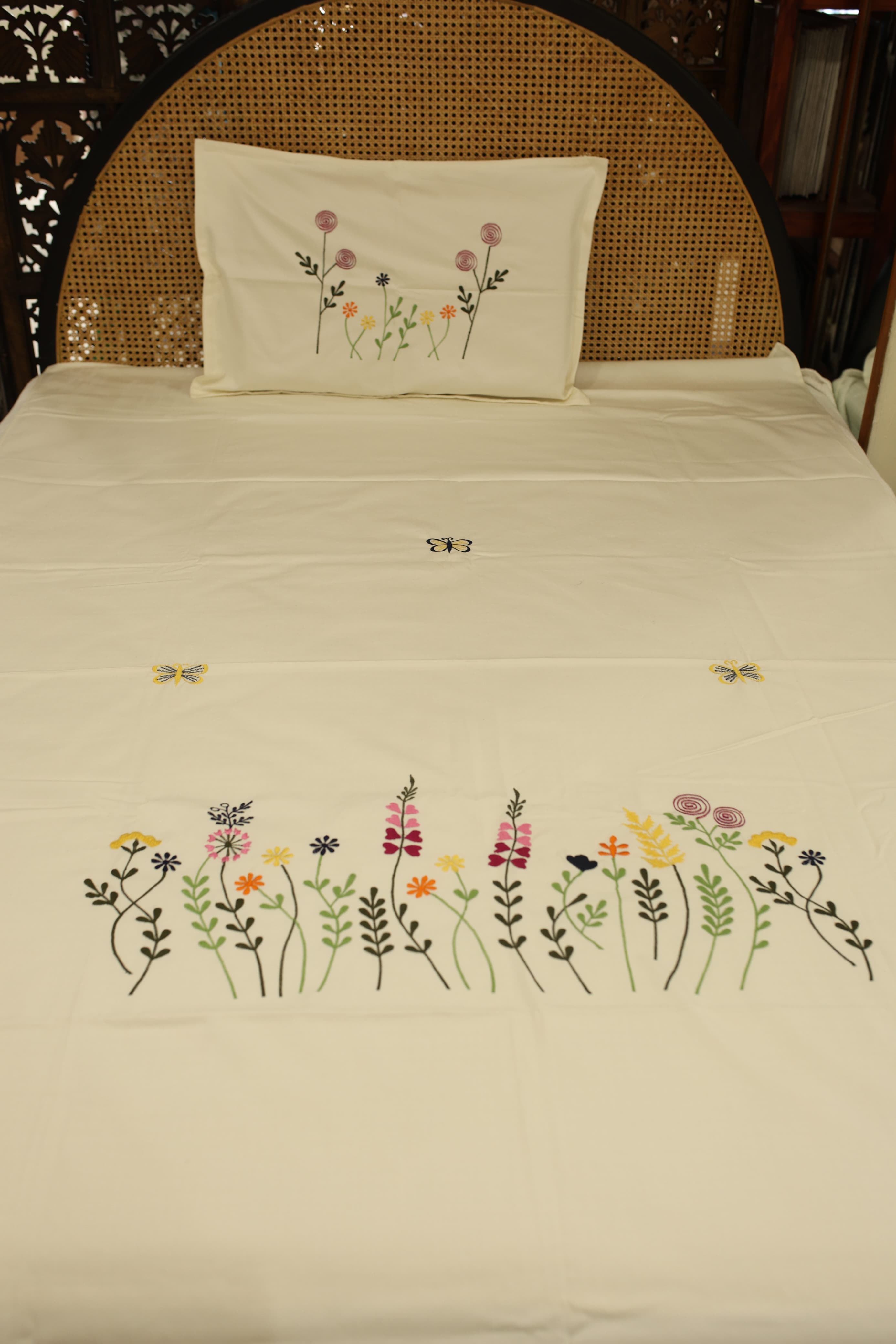 Bedsheets - single premium machine embroidery White bedsheets
