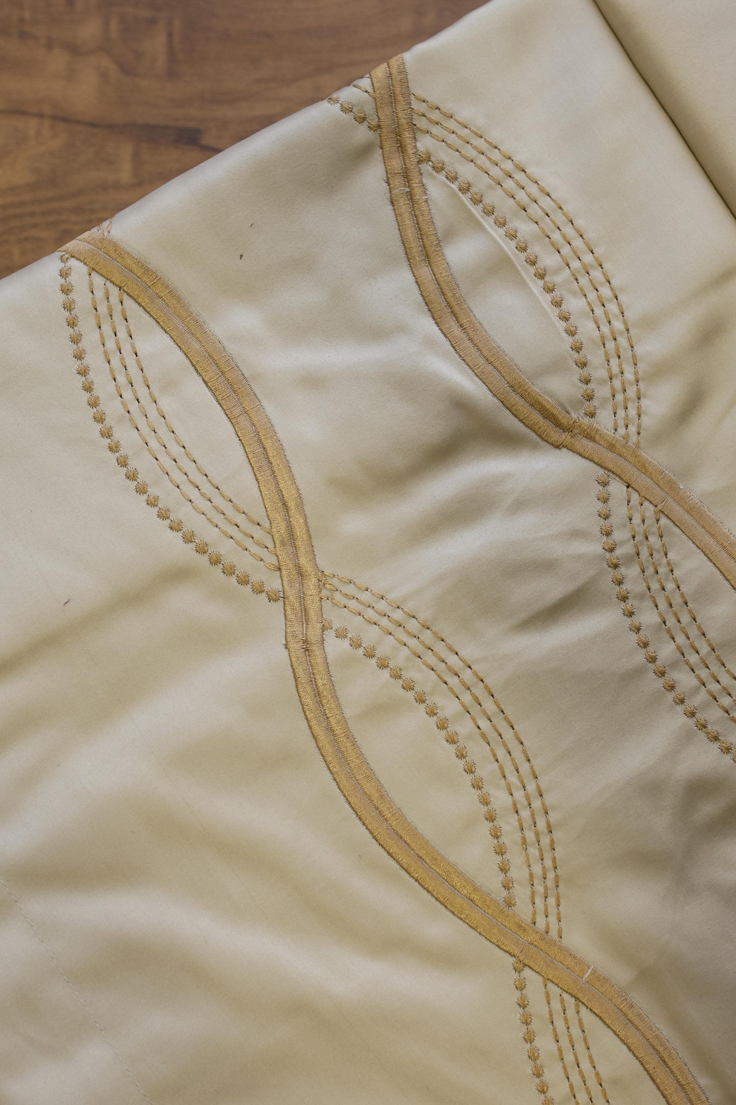 Onam Bedsheets - Essential Queen size bedsheet