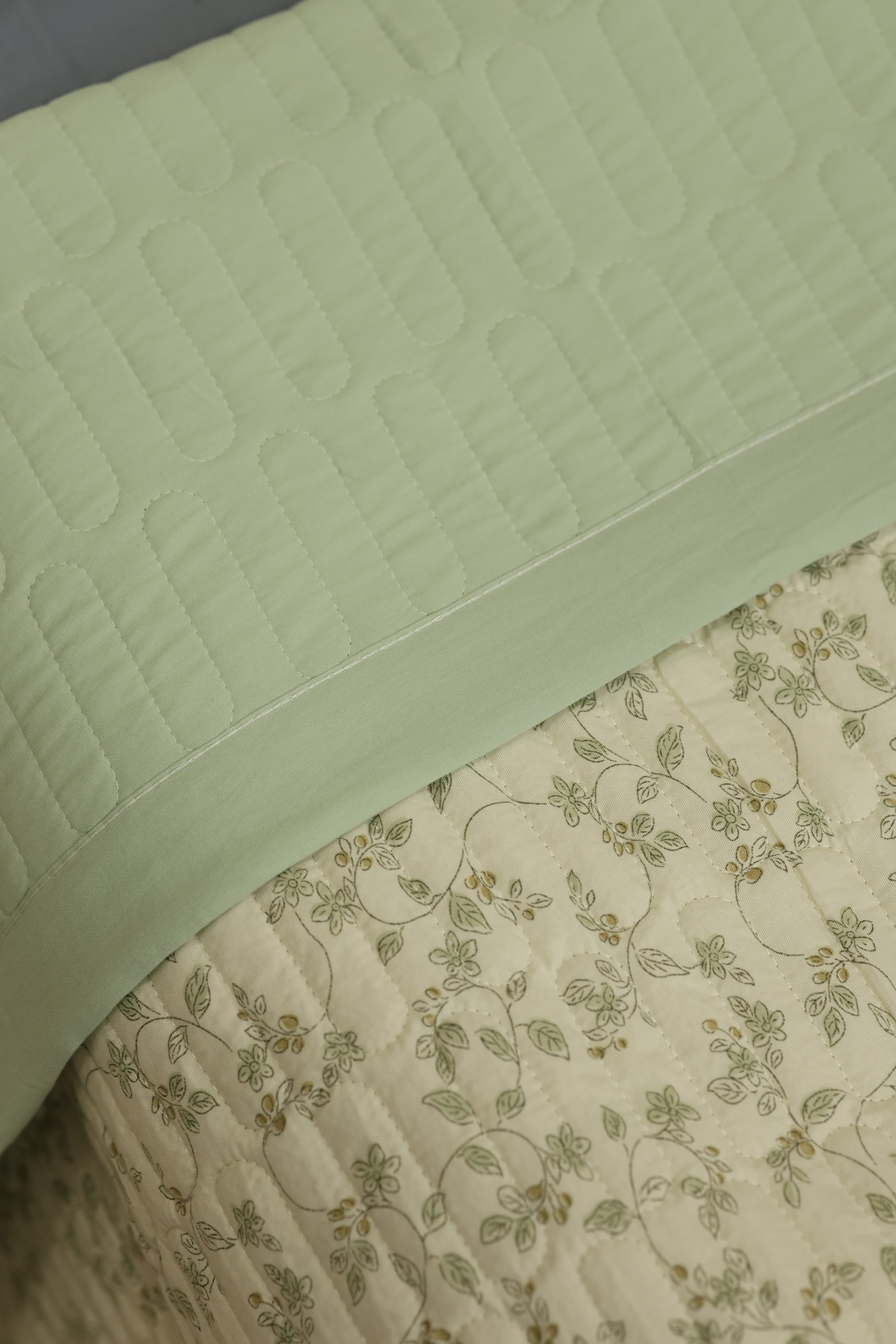 Premium bedcover
