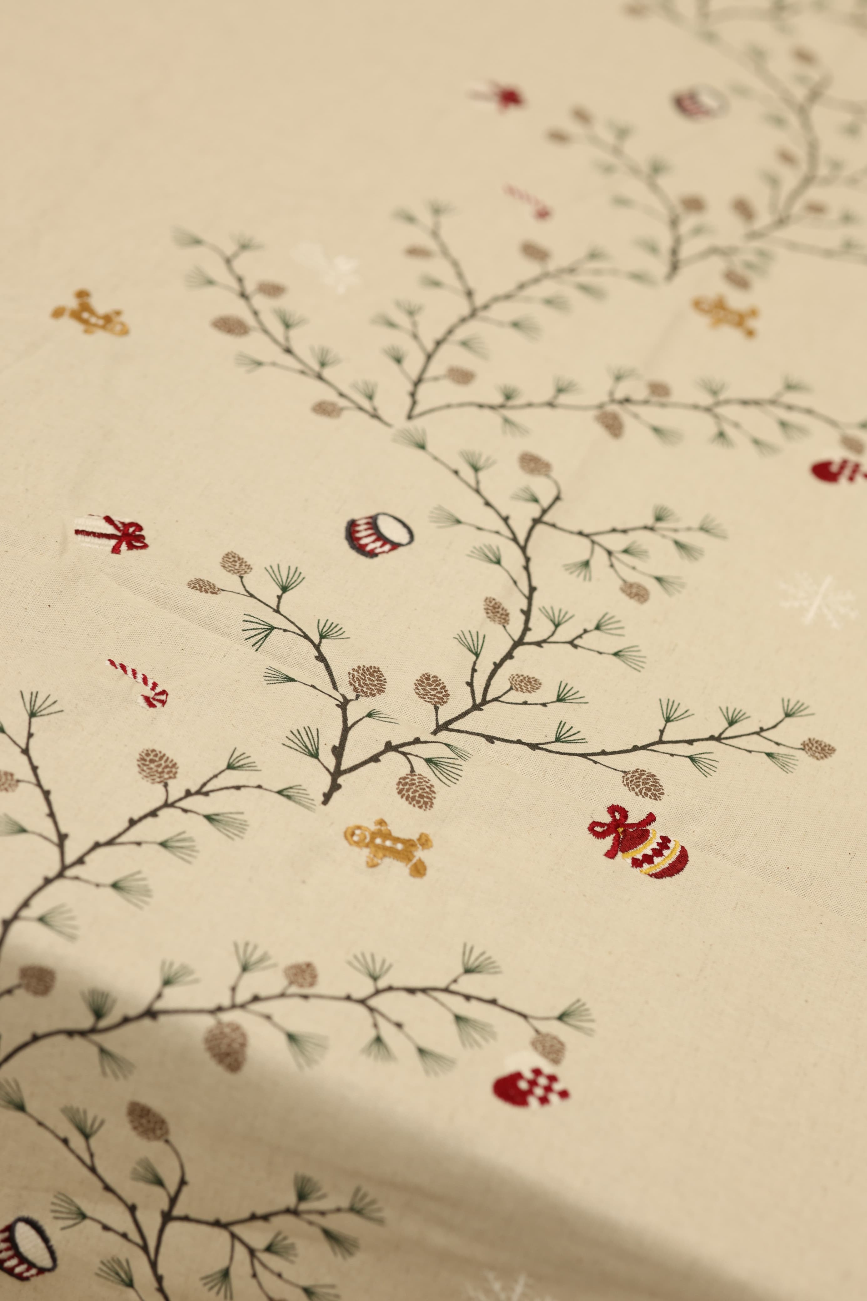 Table cloth - 6 seater embroidery and printed
