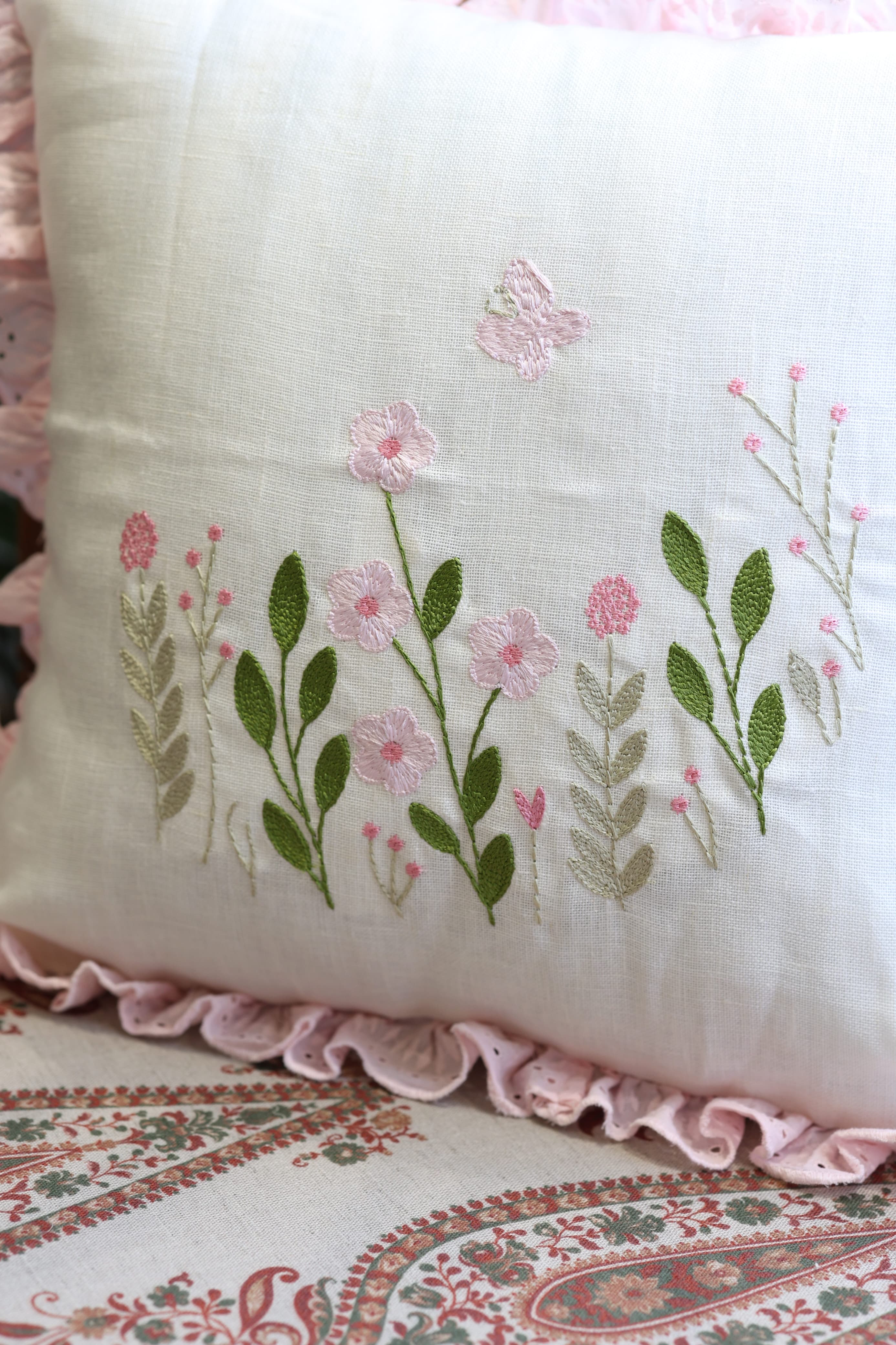 Cushion covers - Embroidery Garden Petal