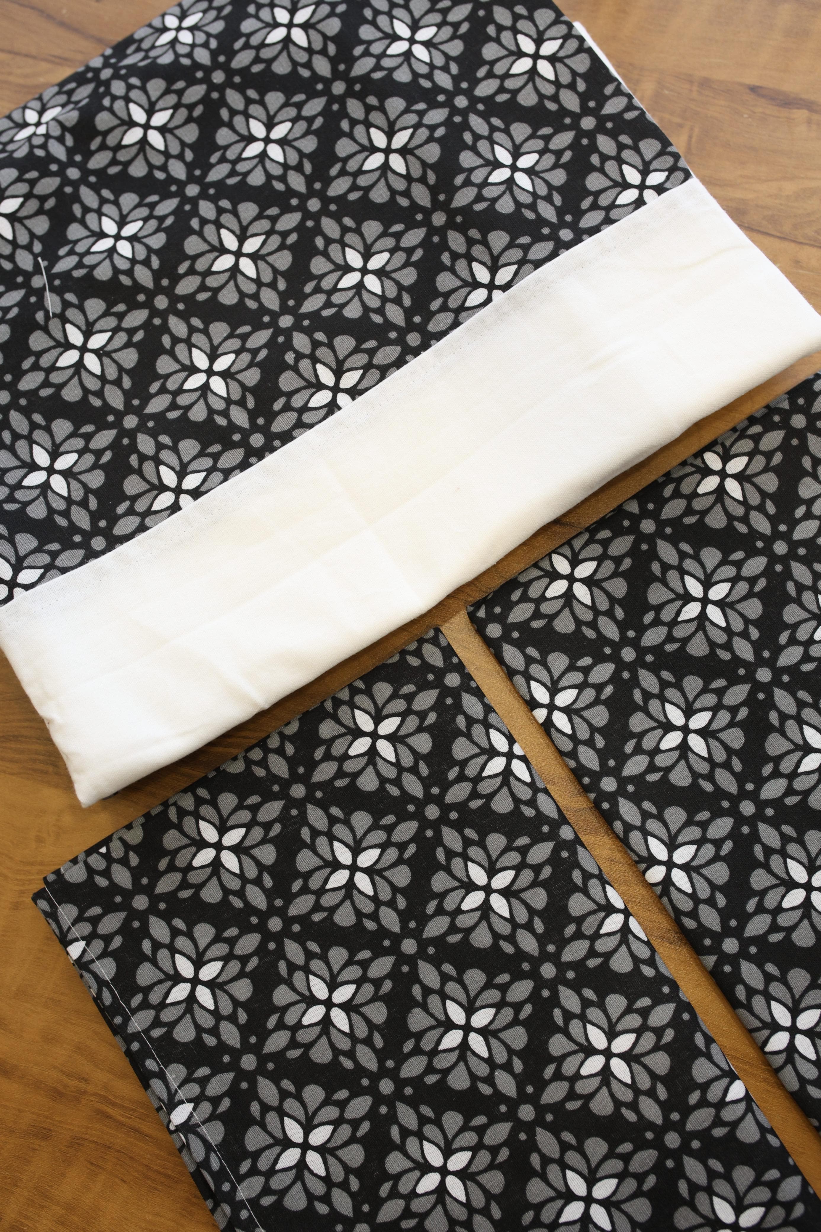 Bedsheets - Queen daily use border bedsheets