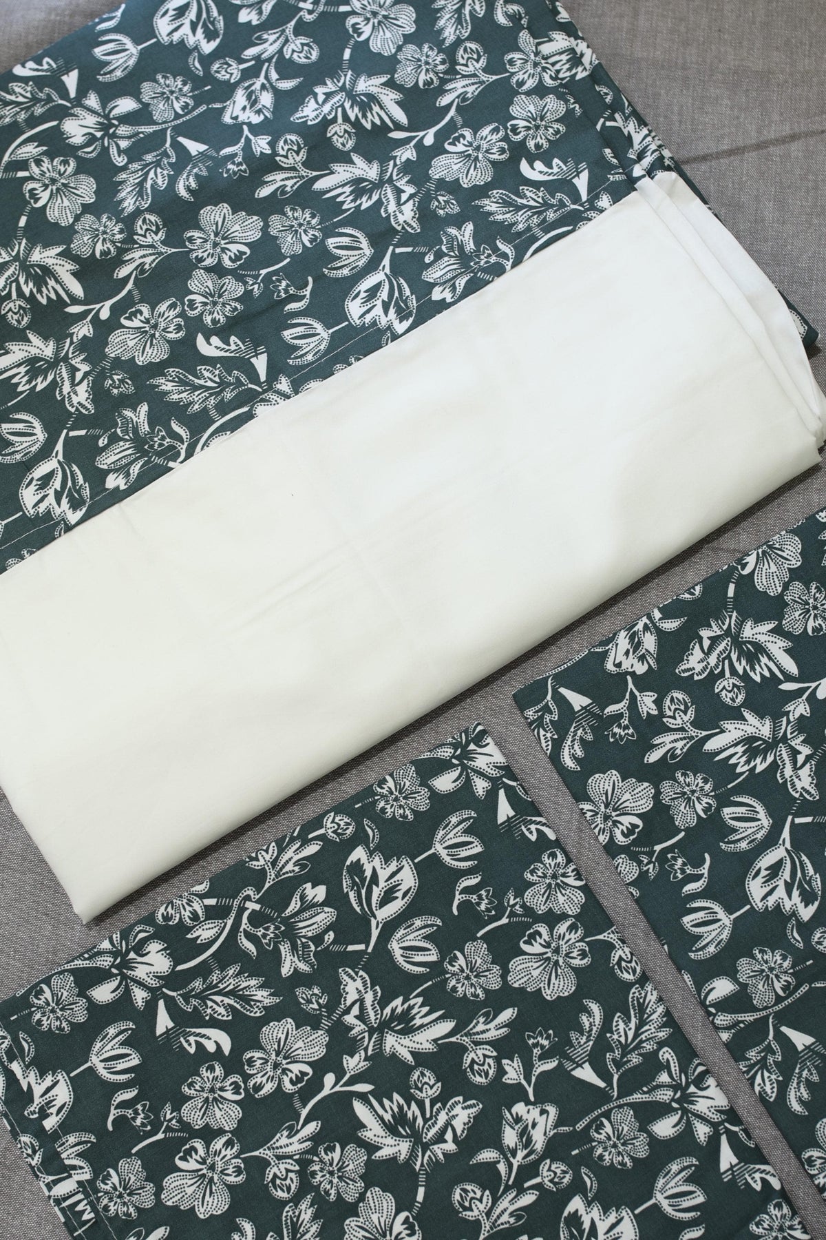 Bedsheets - King daily use border bedsheets