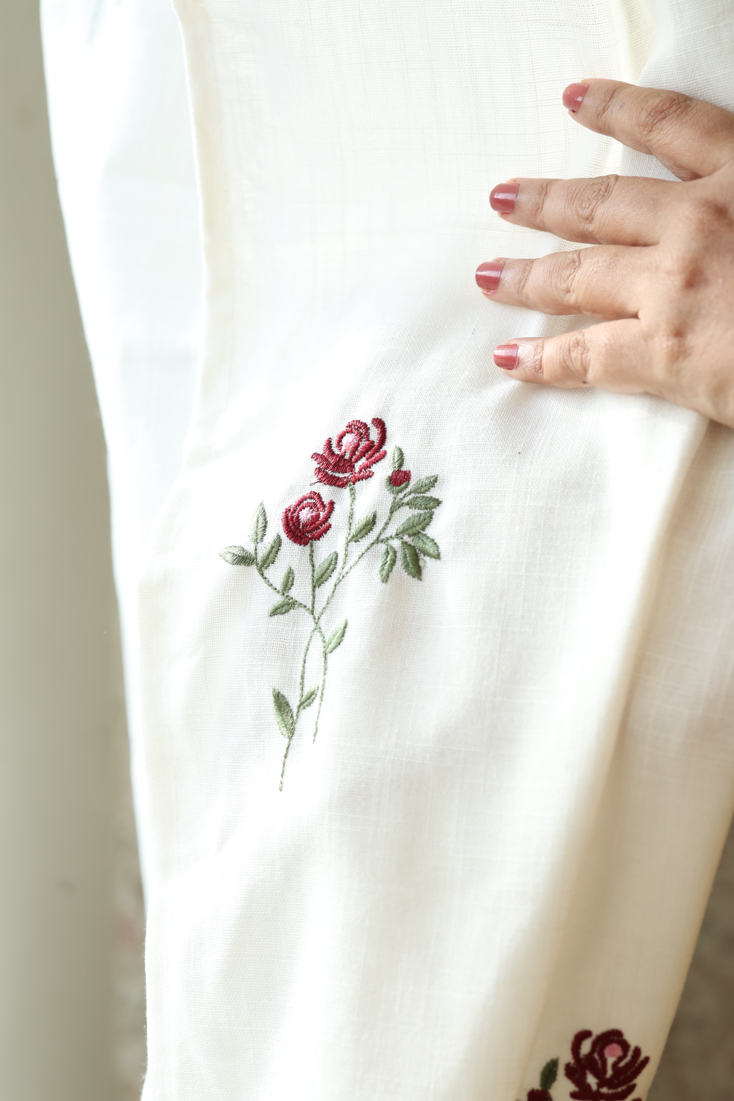 Curtains - Embroidery Semi transparent curtains LINEN ROSE ( off white base)
