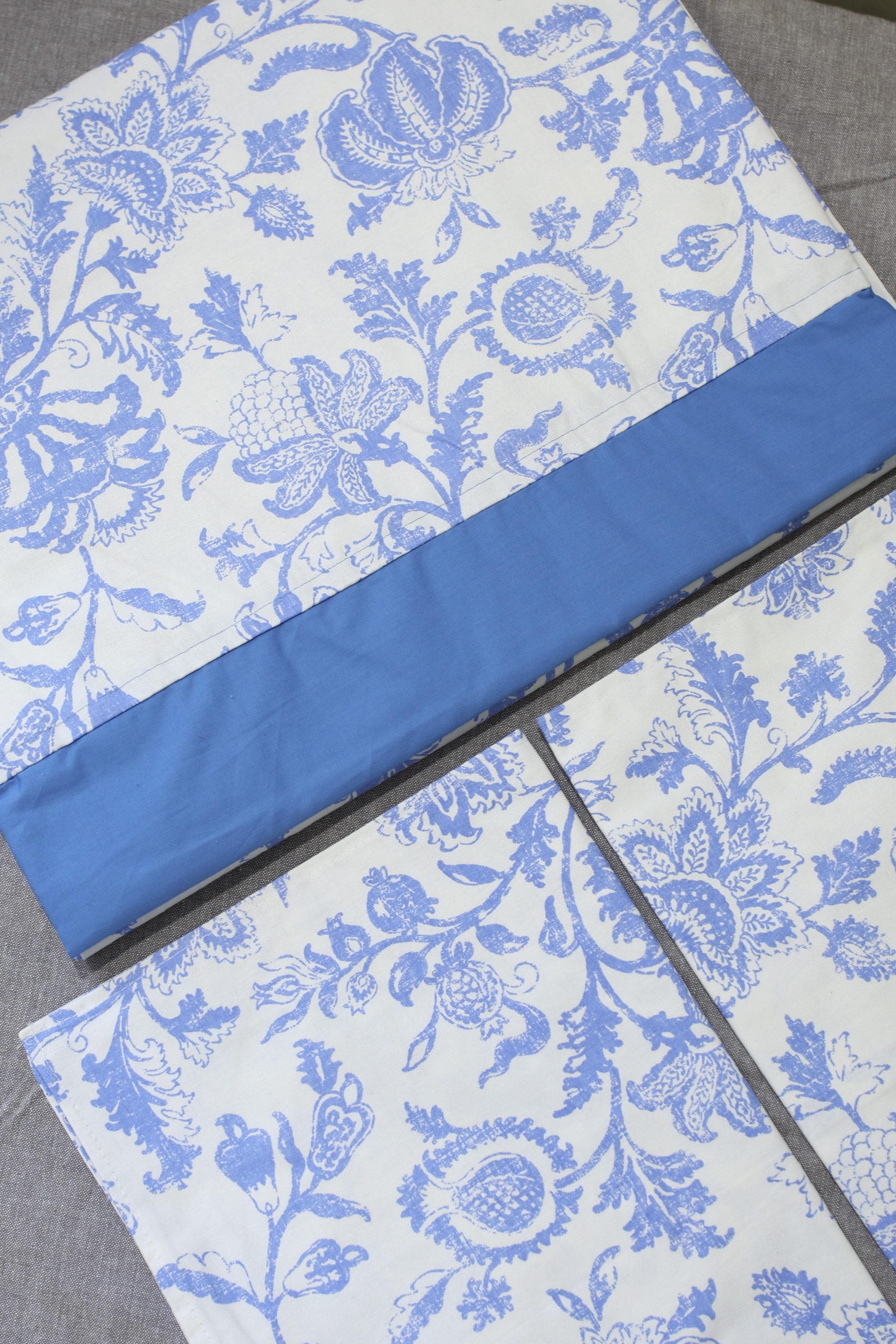 Bedsheets - Queen daily use border bedsheets