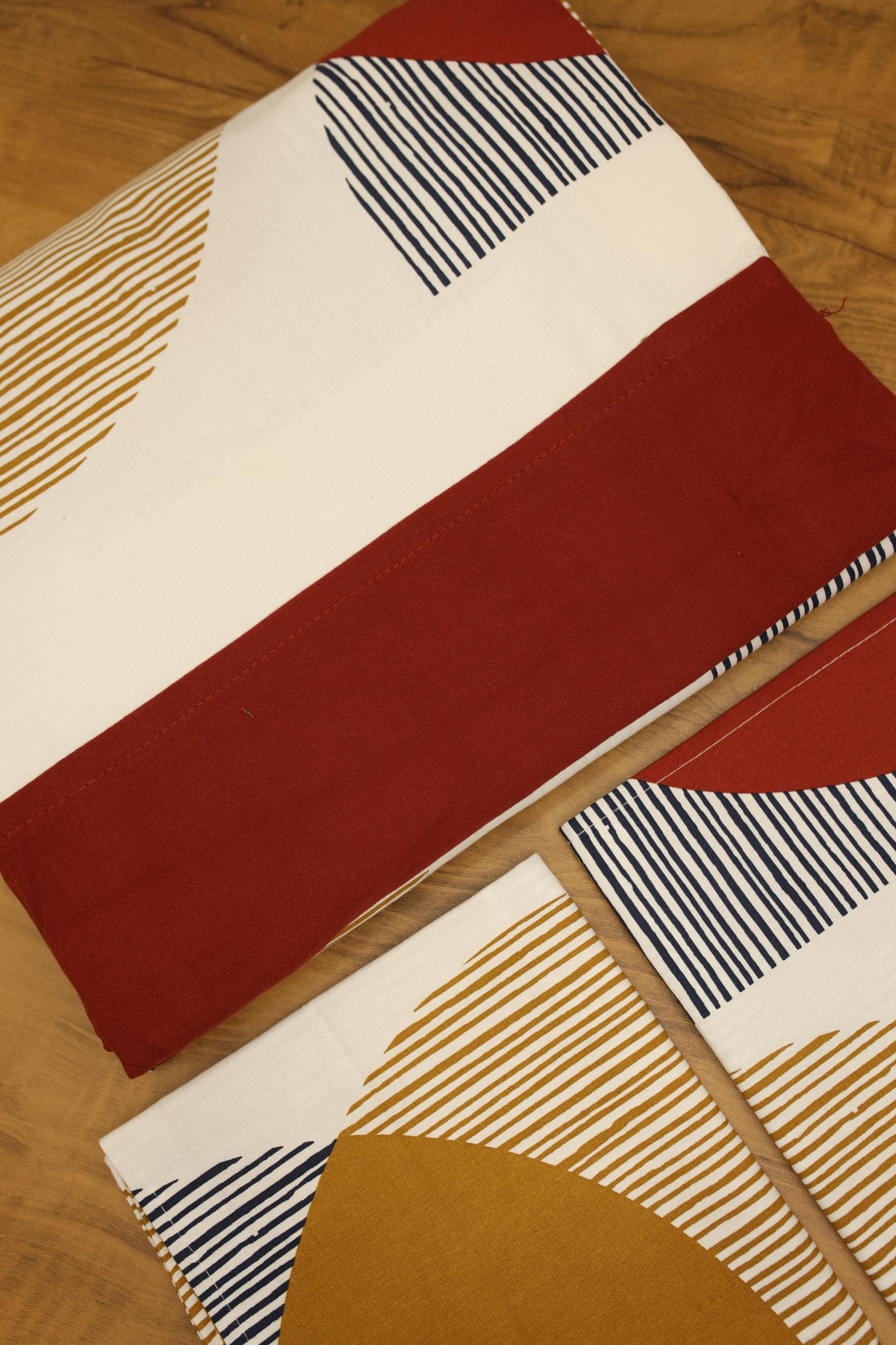 Bedsheets - Queen daily use border bedsheets