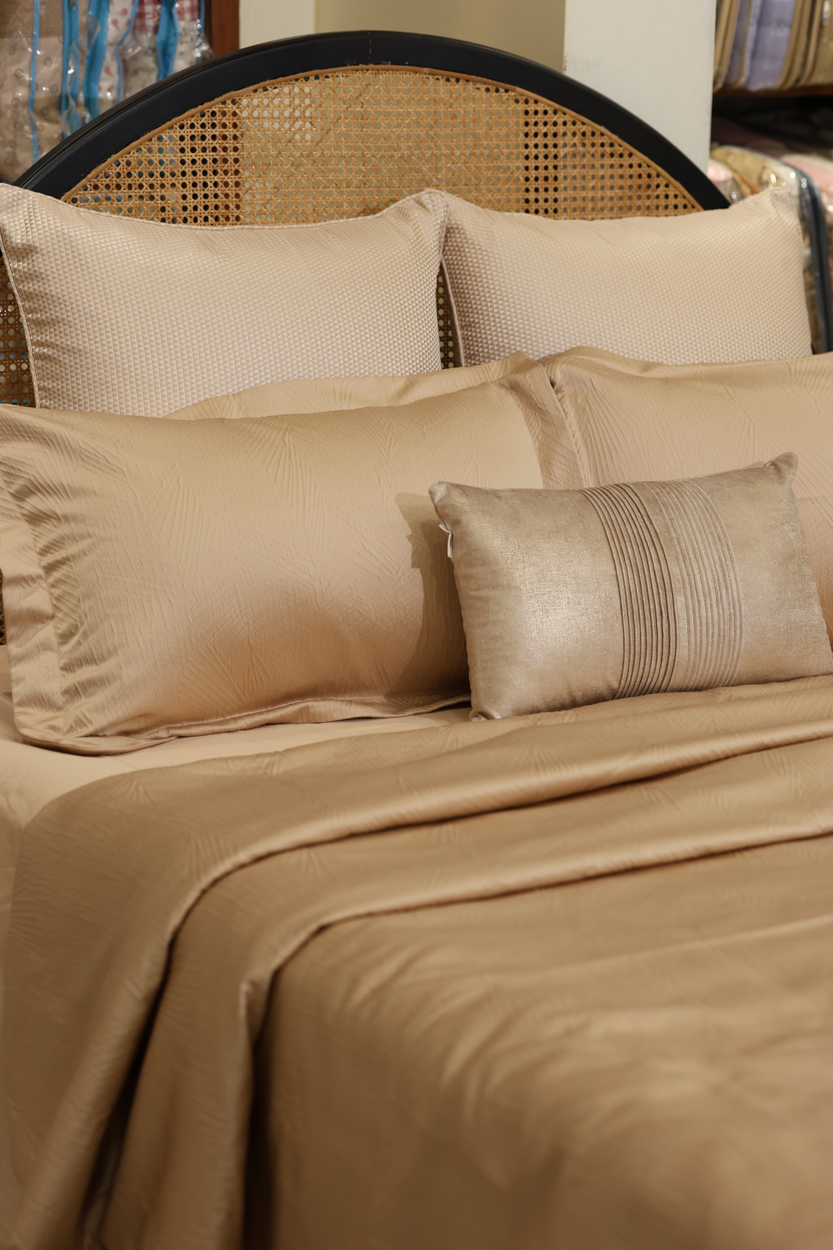 Champagne Luxe Cotton Bed Linen Ensemble with Duvet Cover Ddecor