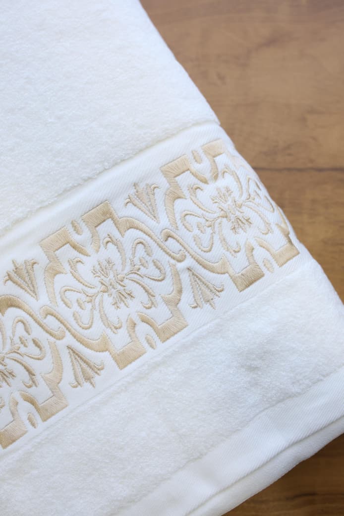 Premium Floral Embroidery  Bath Towel – Pastel stella