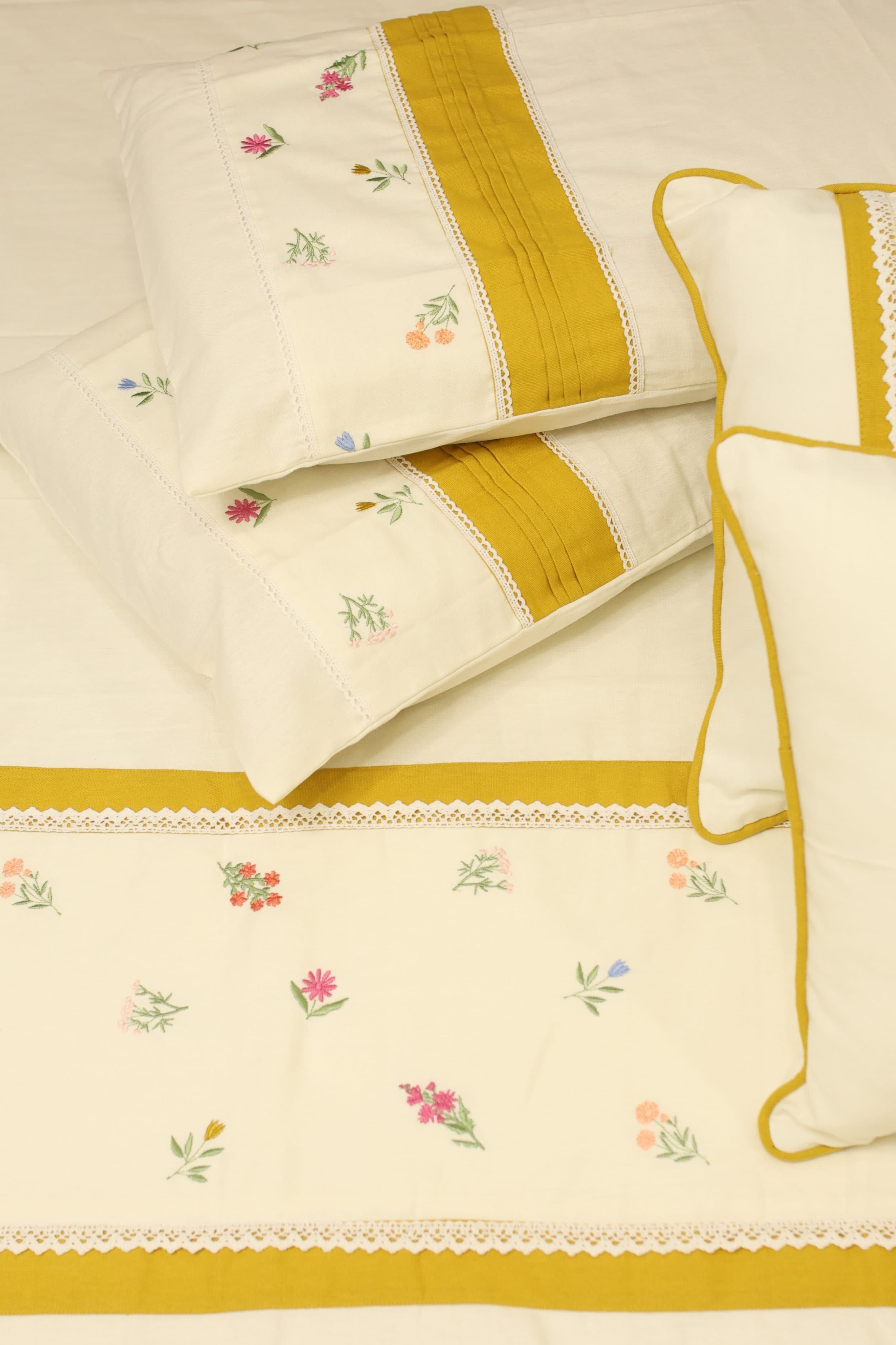 Bedsheets - Queen premium Machine Embroidery Bedsheet multi