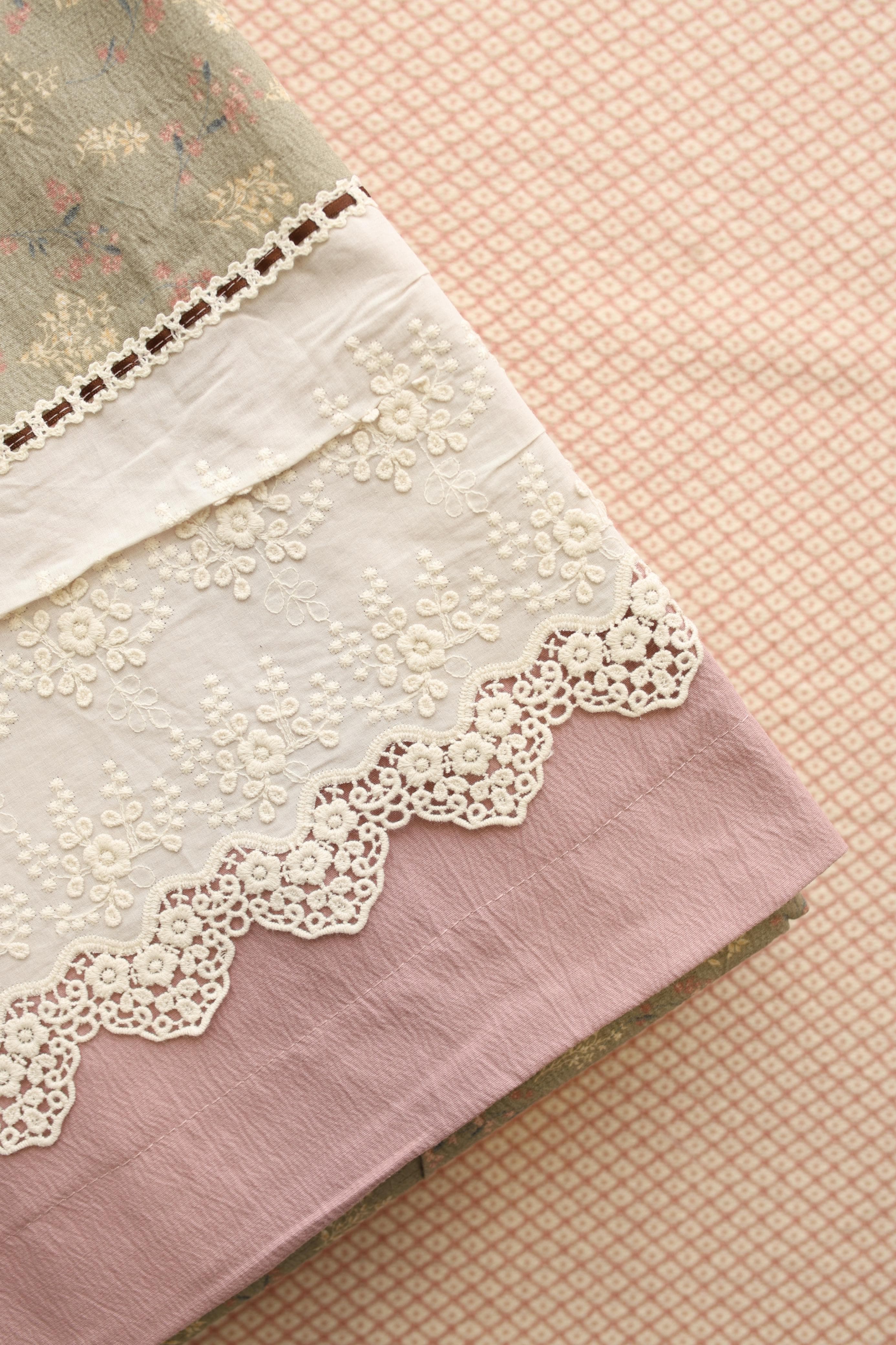 Bedsheets - Premium King soft cotton lace bedsheets majestic