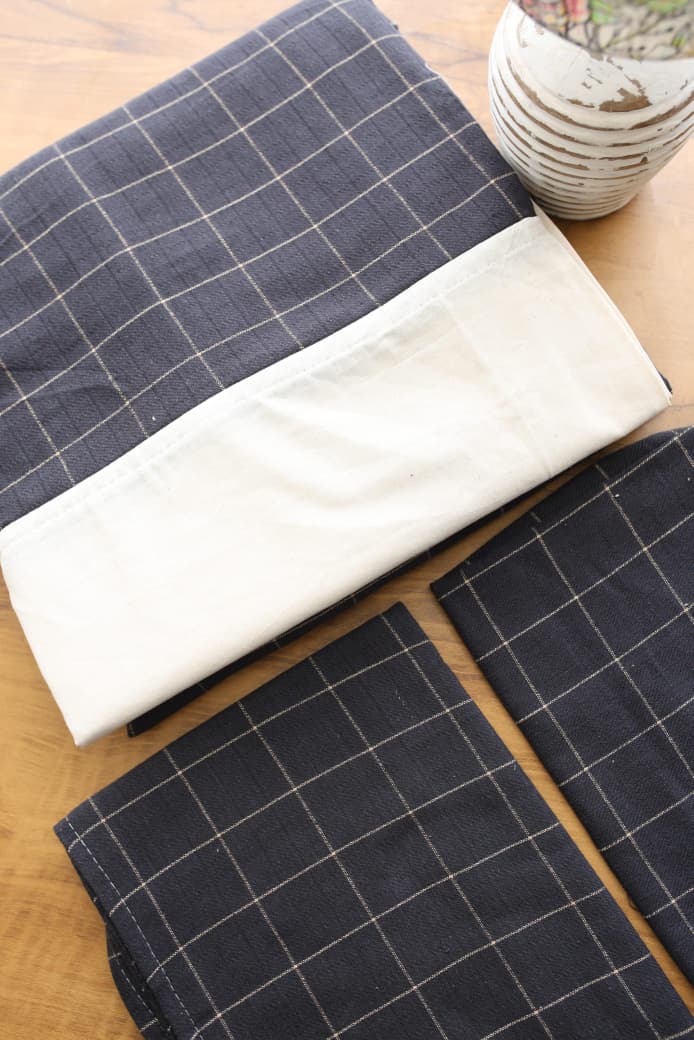 Bedsheets - King daily use border bedsheets