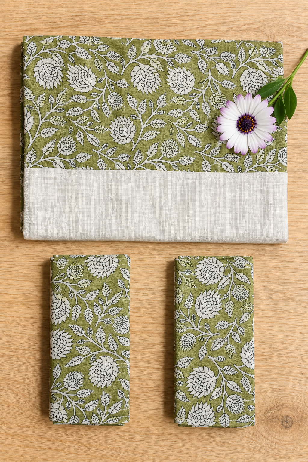 Bedsheets-Queen daily use border bedsheets