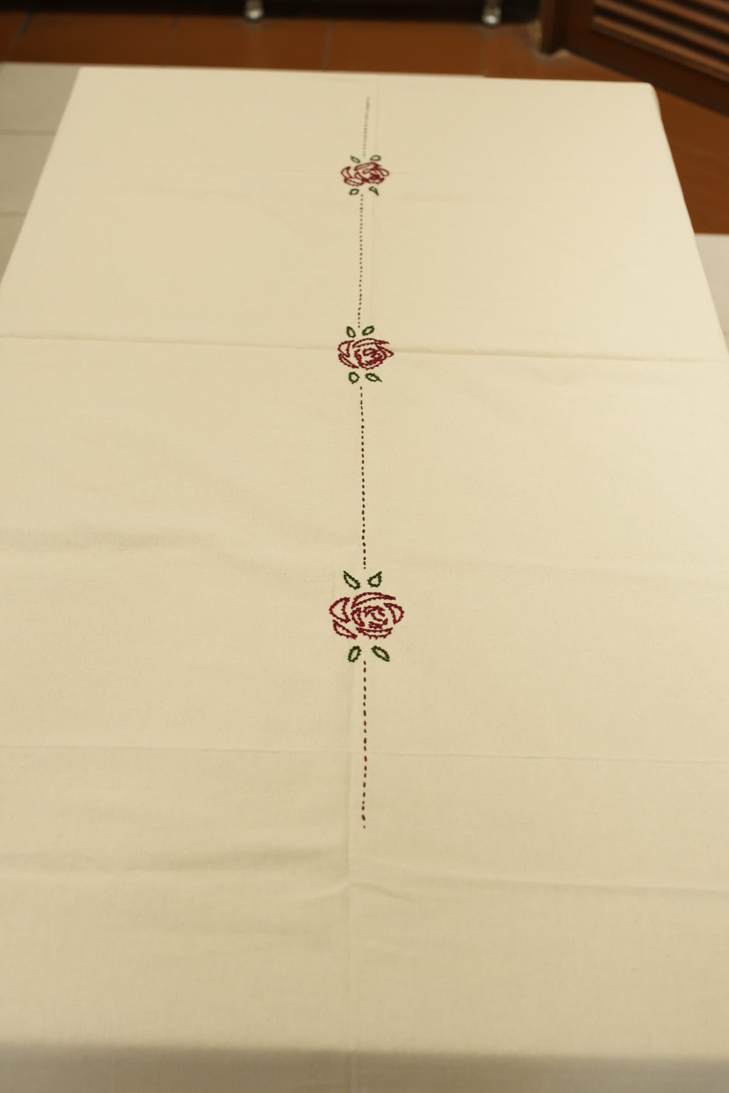 Table cloth - 4 seater embroidery