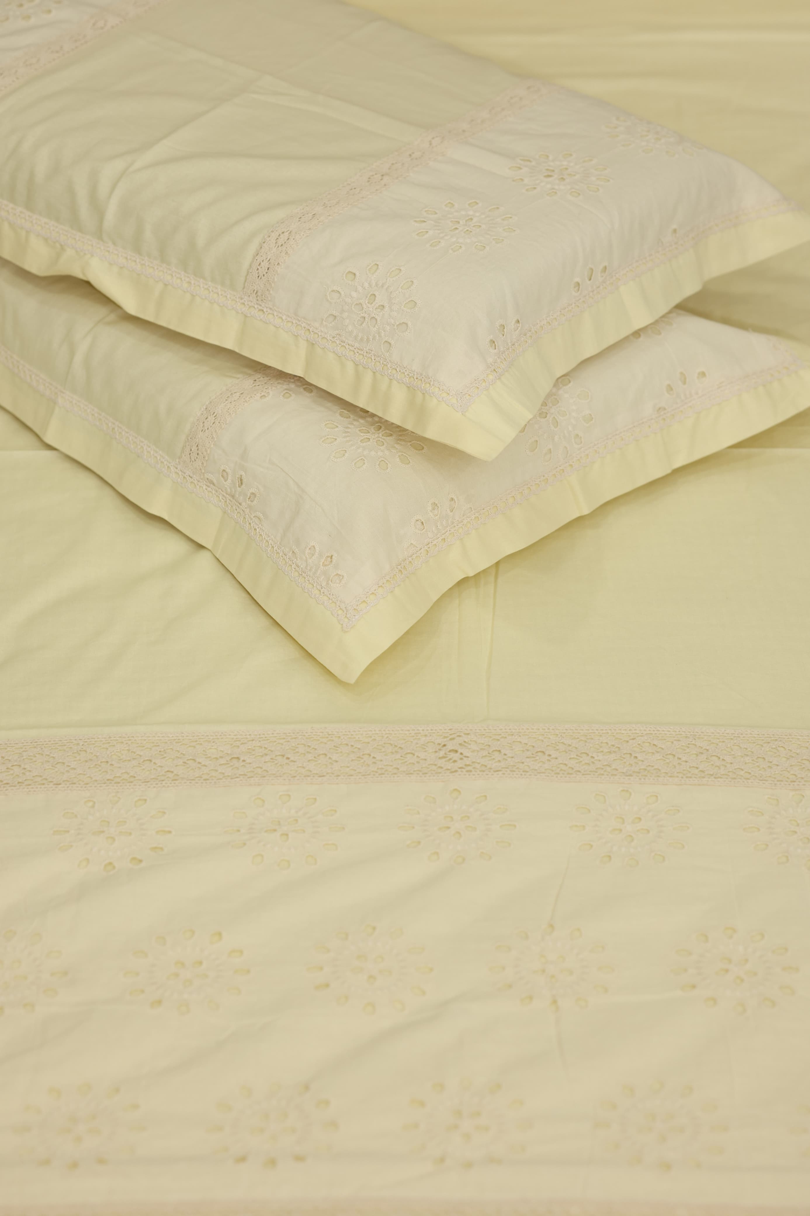 Bedsheets - Premium designer king bedsheets dd lace